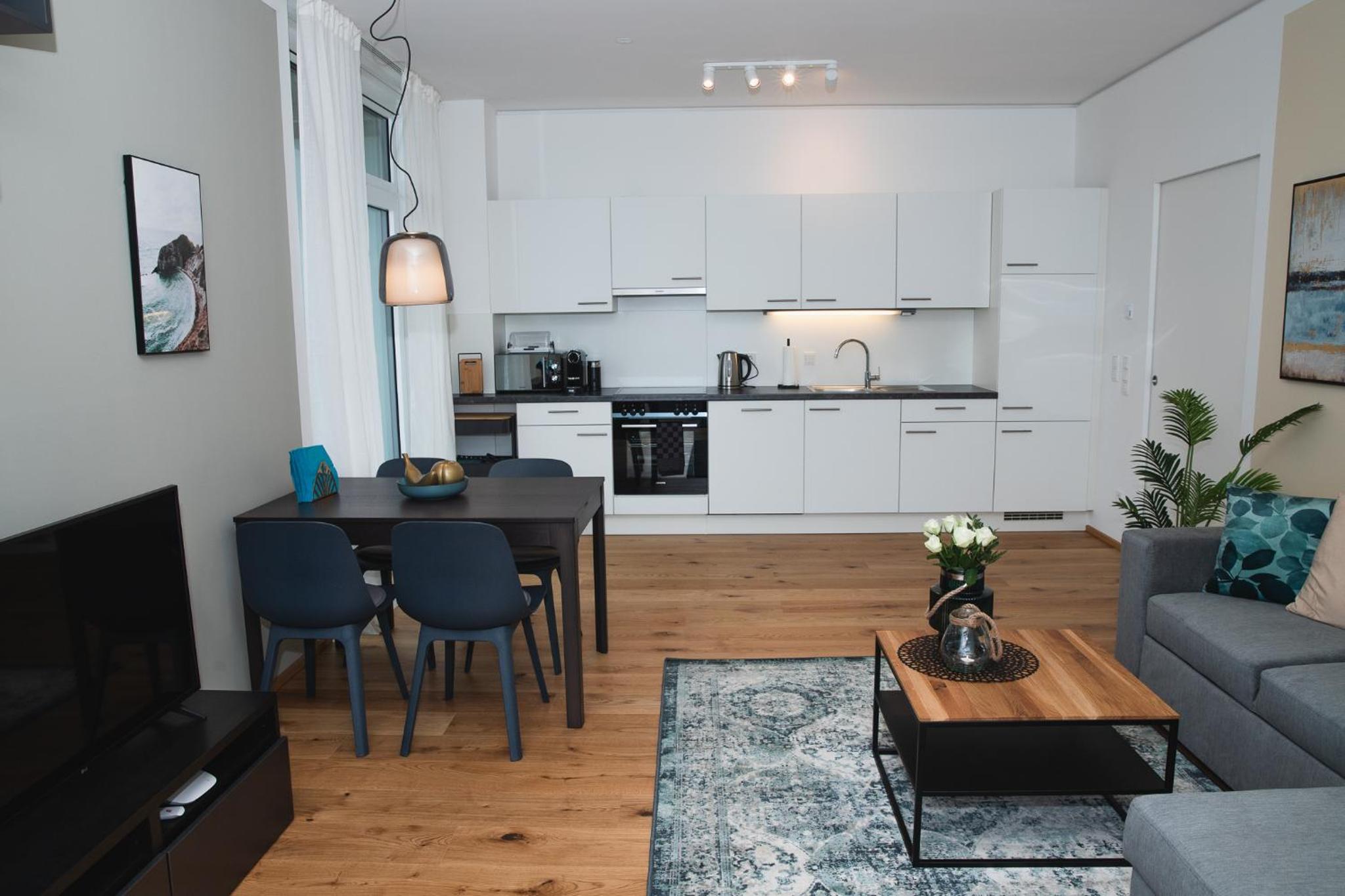 Great apartment with view and heated rooftop Pool