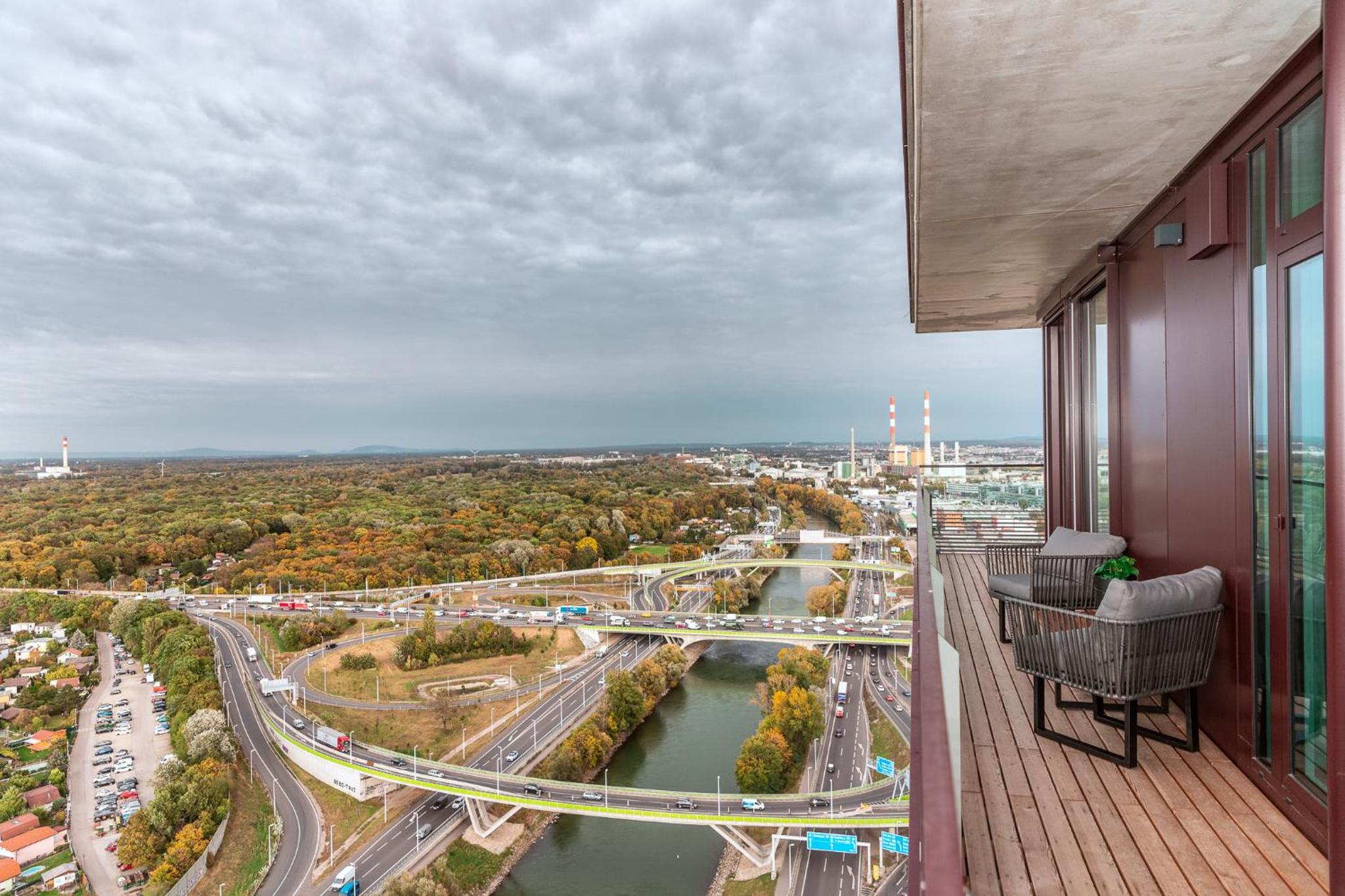Great apartment with view and heated rooftop Pool