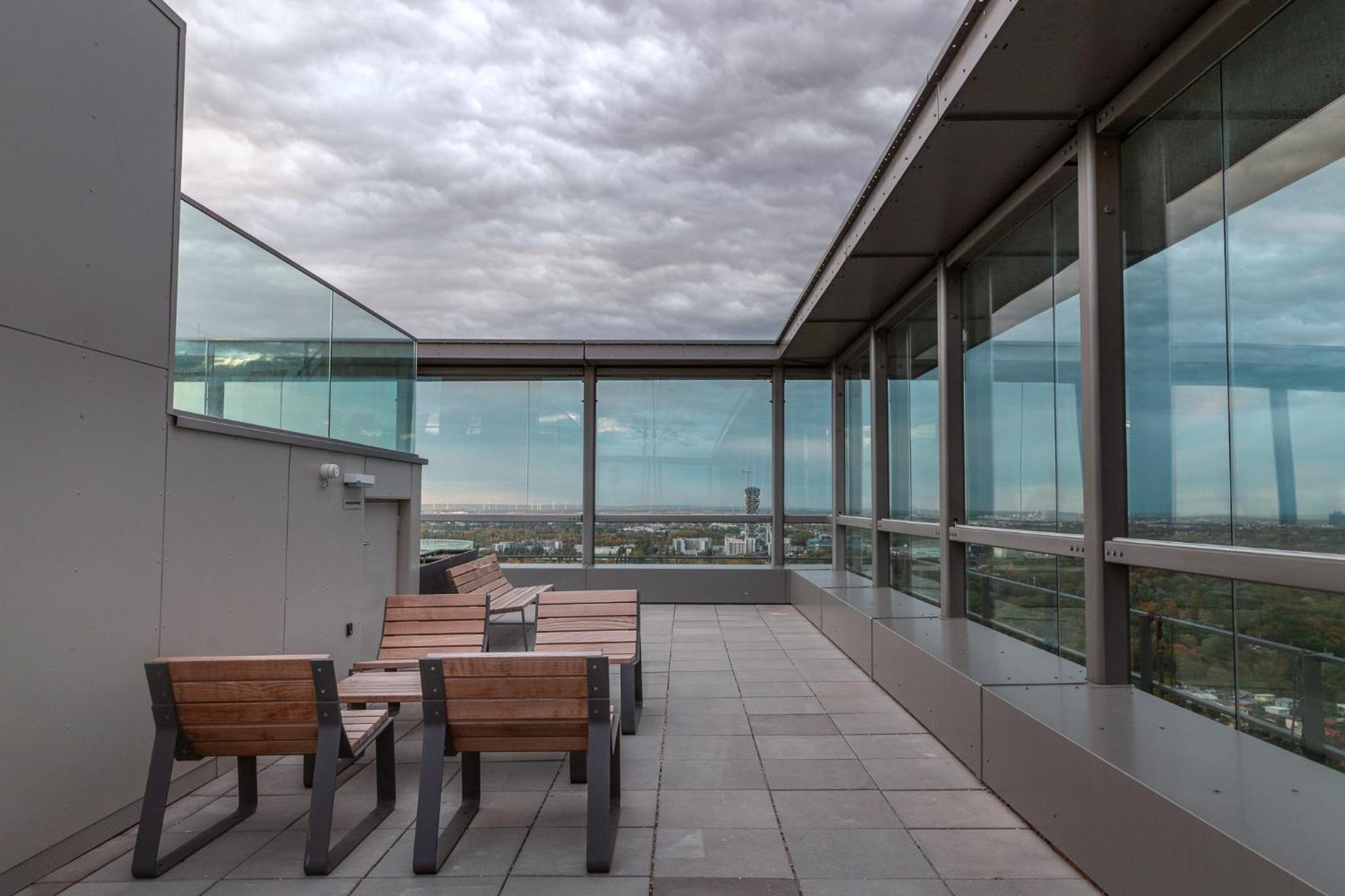 Great apartment with view and heated rooftop Pool