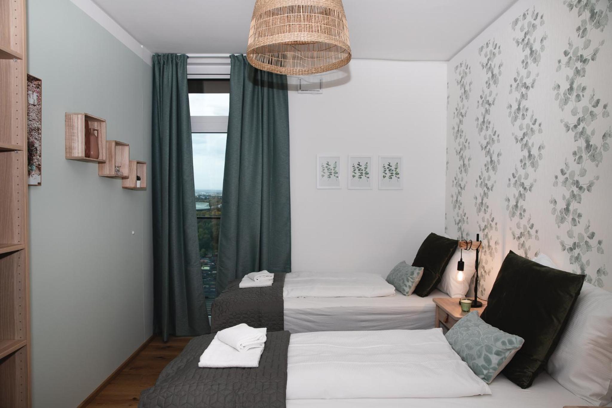Great apartment with view and heated rooftop Pool