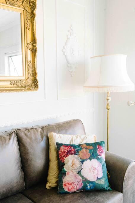 Bright and airy Parisian Gem close to the beach view 3