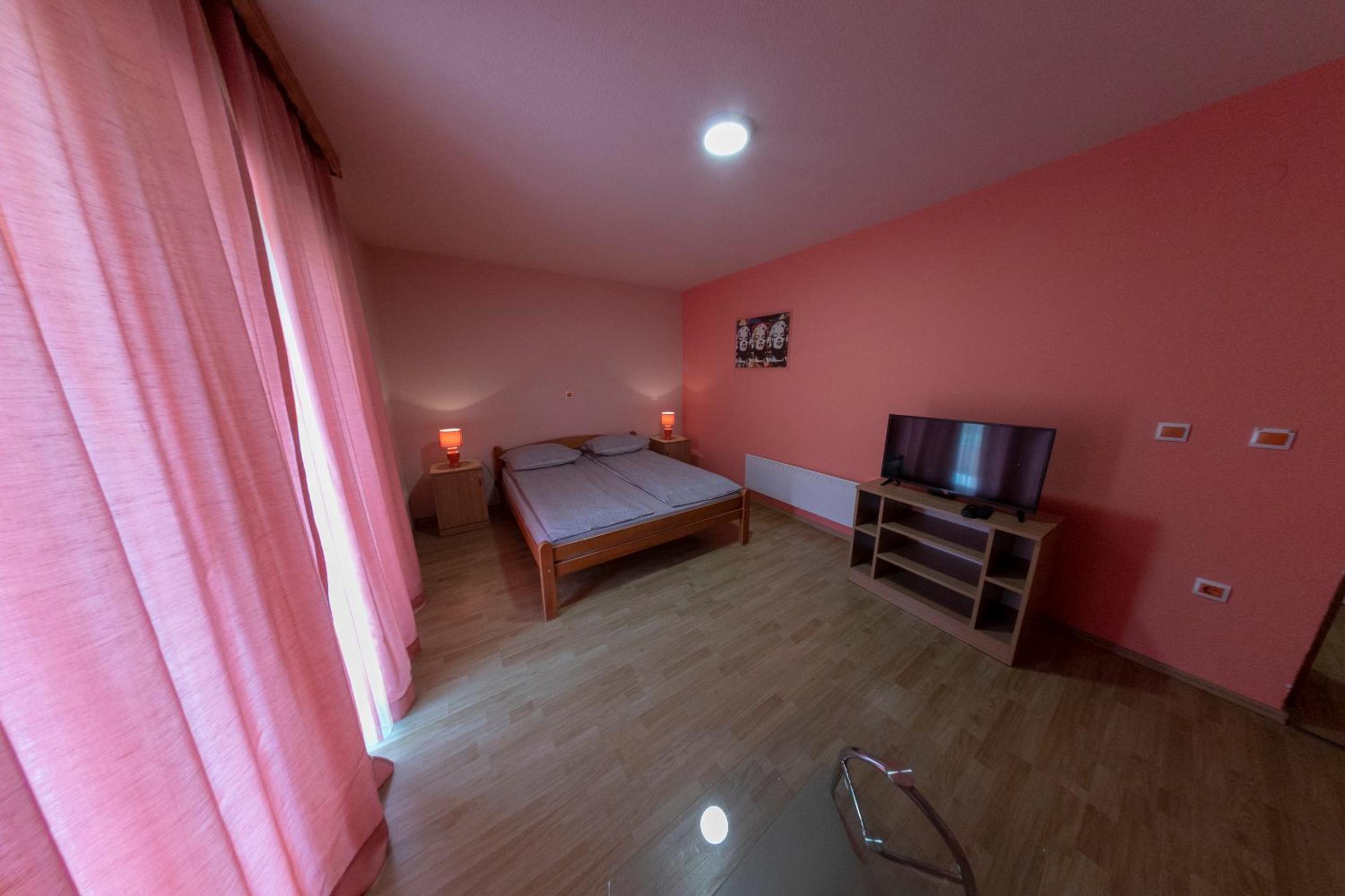 Apartments Crvena Jabuka