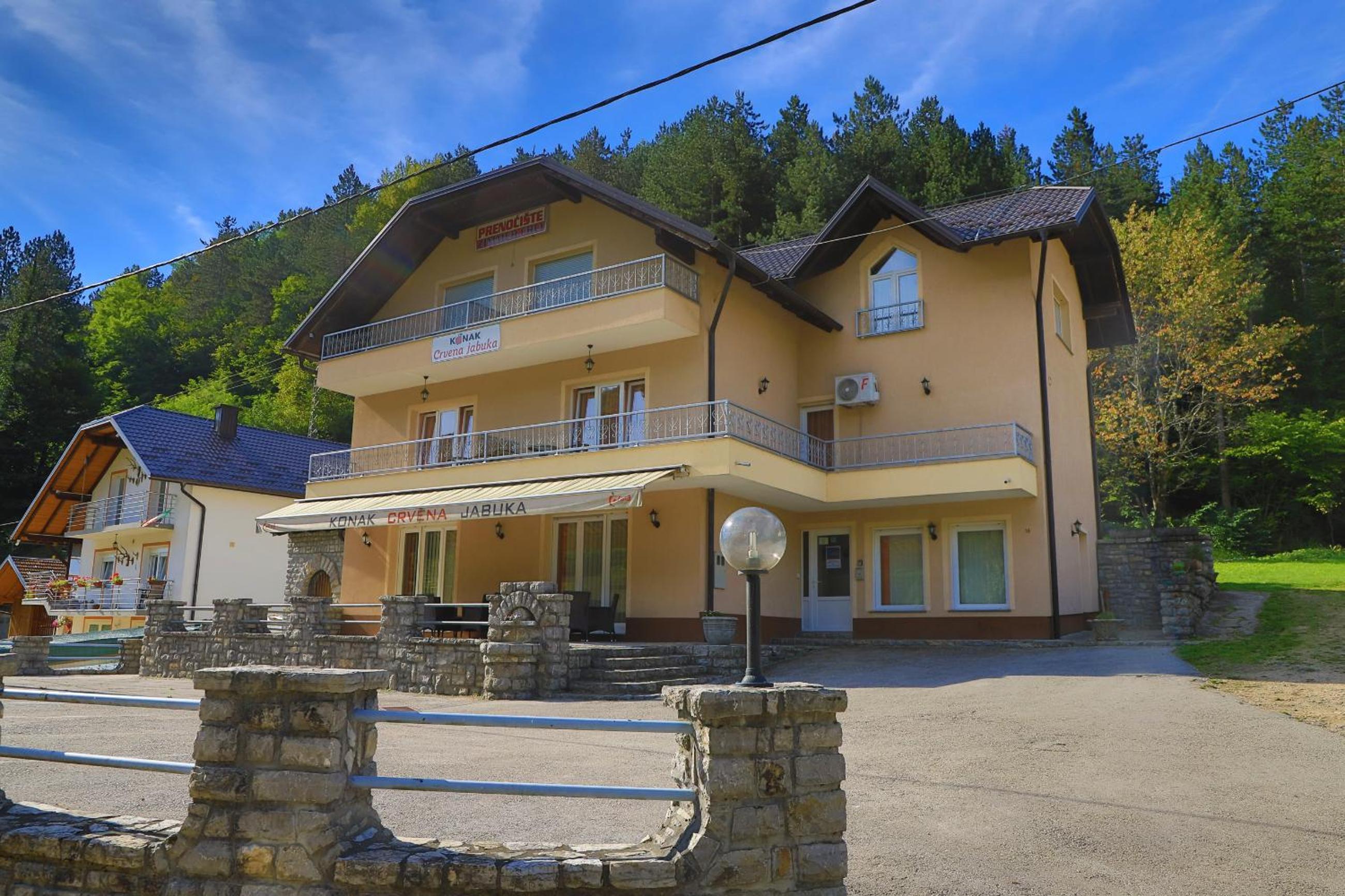 Apartments Crvena Jabuka