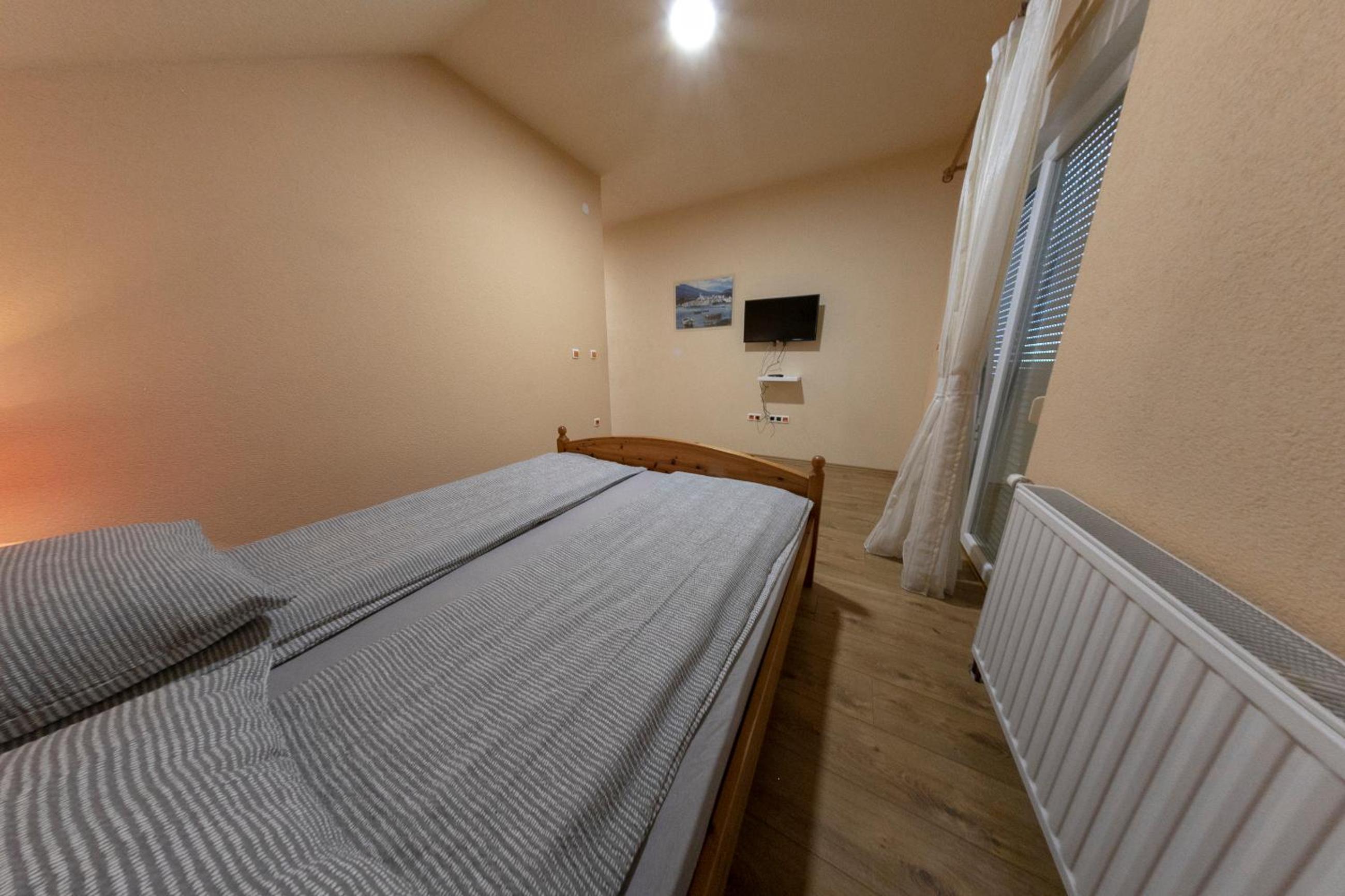 Apartments Crvena Jabuka
