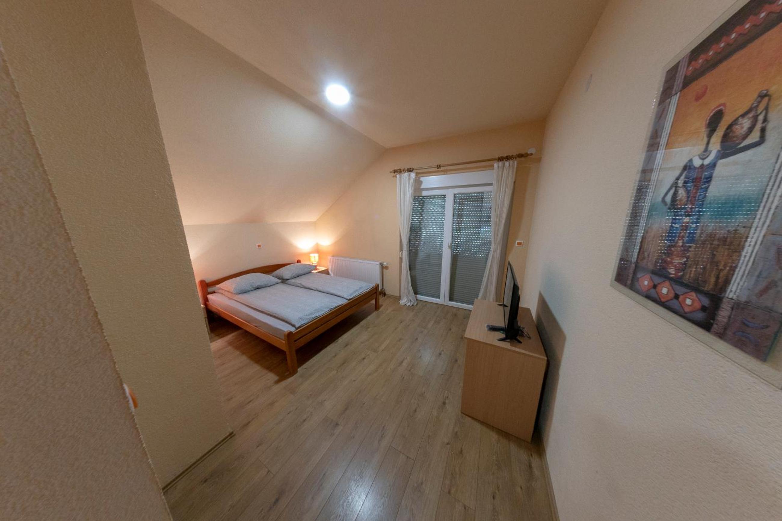 Apartments Crvena Jabuka