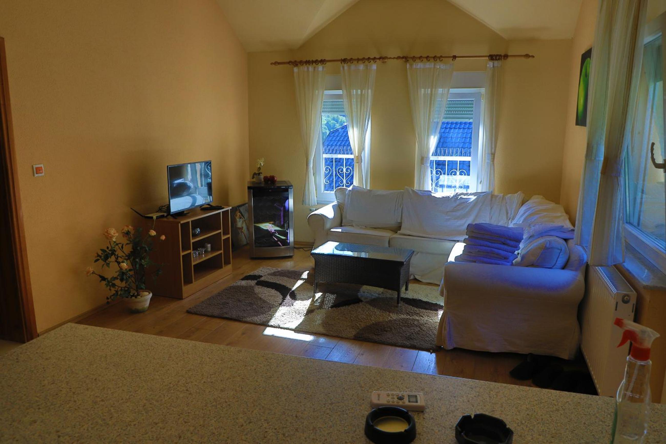 Apartments Crvena Jabuka