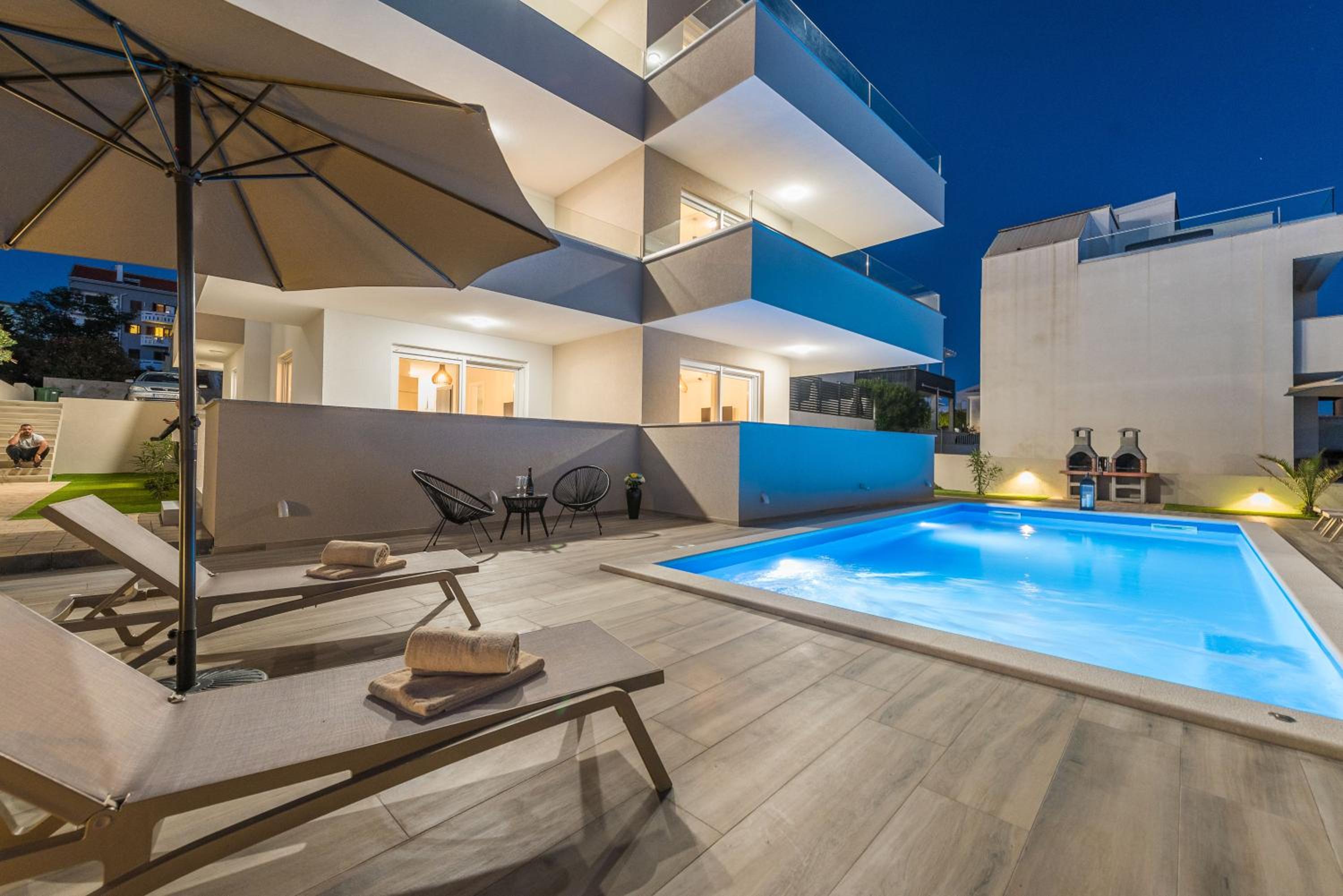 Pool Apartments Villa Meteorite view 5