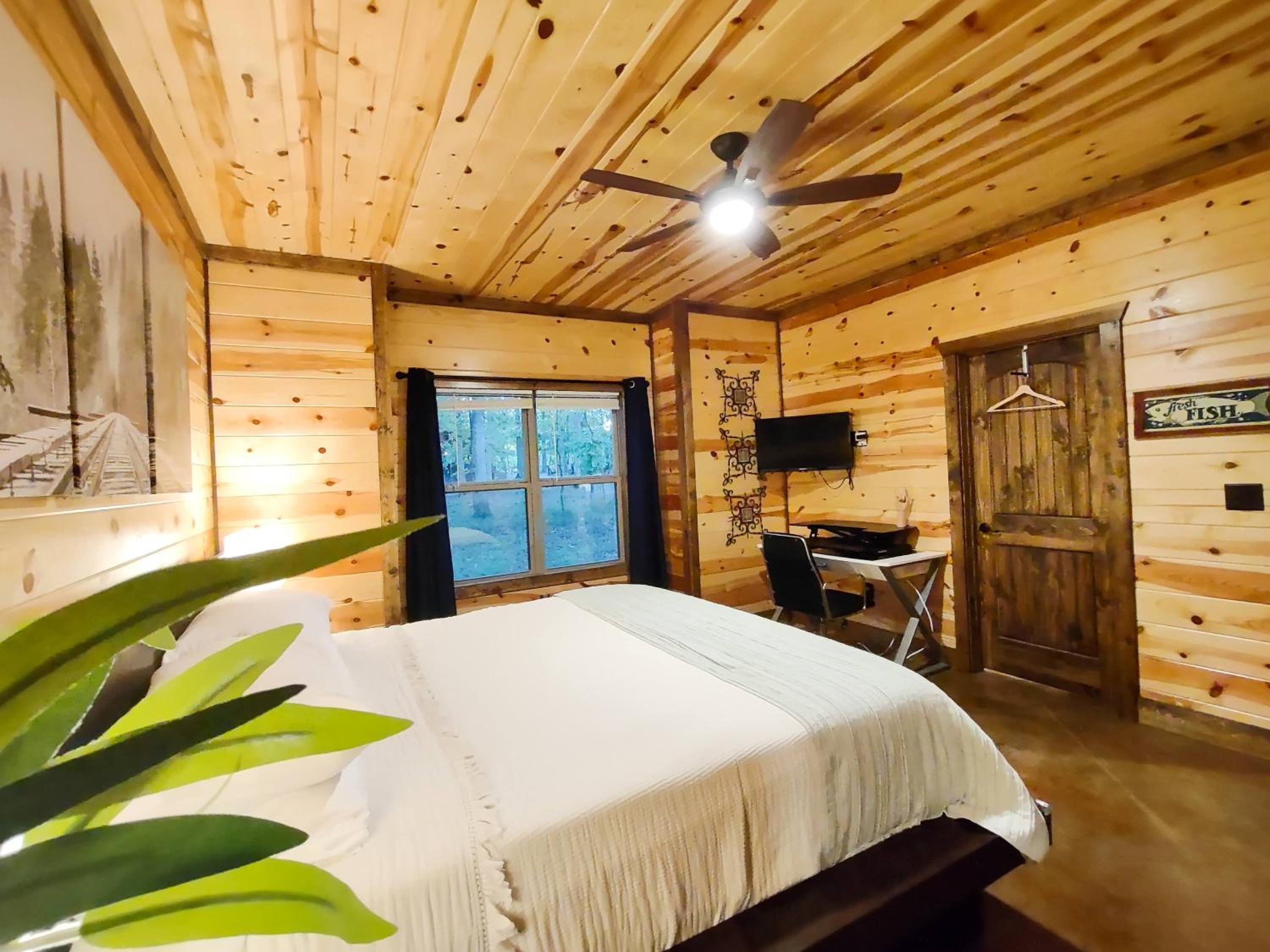 Fishers of Zen - Broken Bow Vacation Cabin view 5