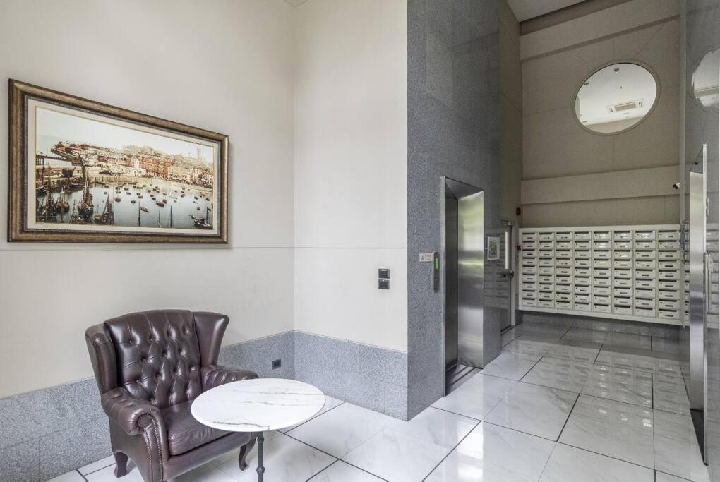 Penthouses 2Bedrooms @MRT Huai Khwang 会说中文