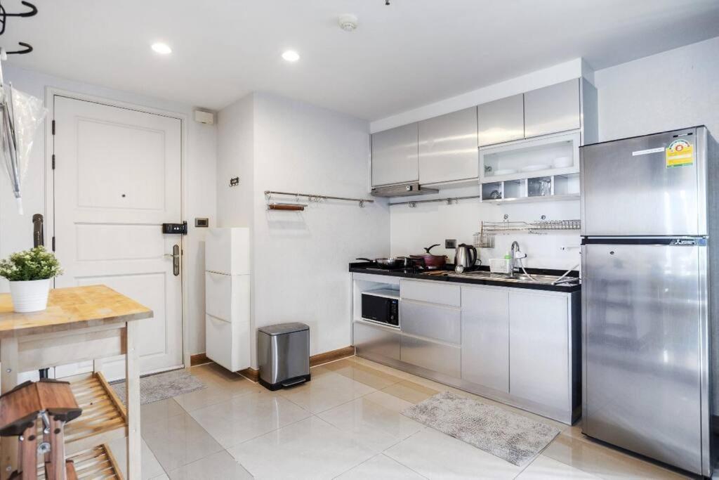 Penthouses 2Bedrooms @MRT Huai Khwang 会说中文