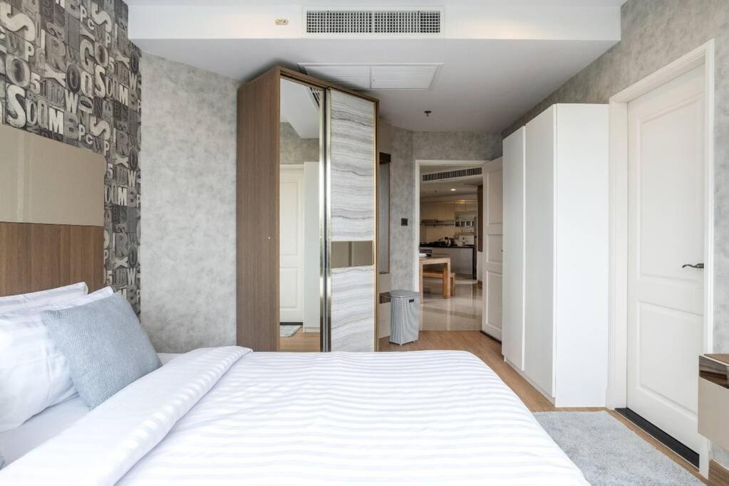 Penthouses 2Bedrooms @MRT Huai Khwang 会说中文