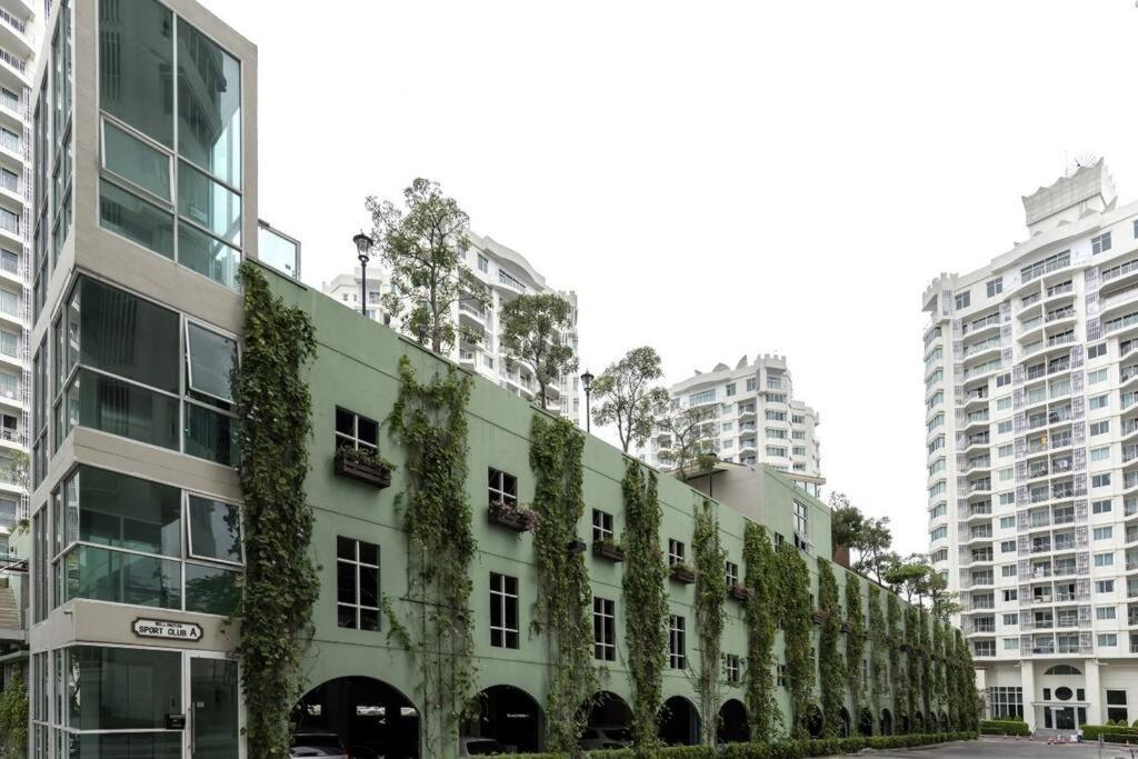 Penthouses 2Bedrooms @MRT Huai Khwang 会说中文