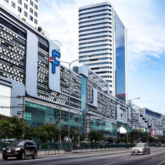 Penthouses 2Bedrooms @MRT Huai Khwang 会说中文