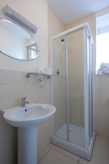 Glencourt Apartments