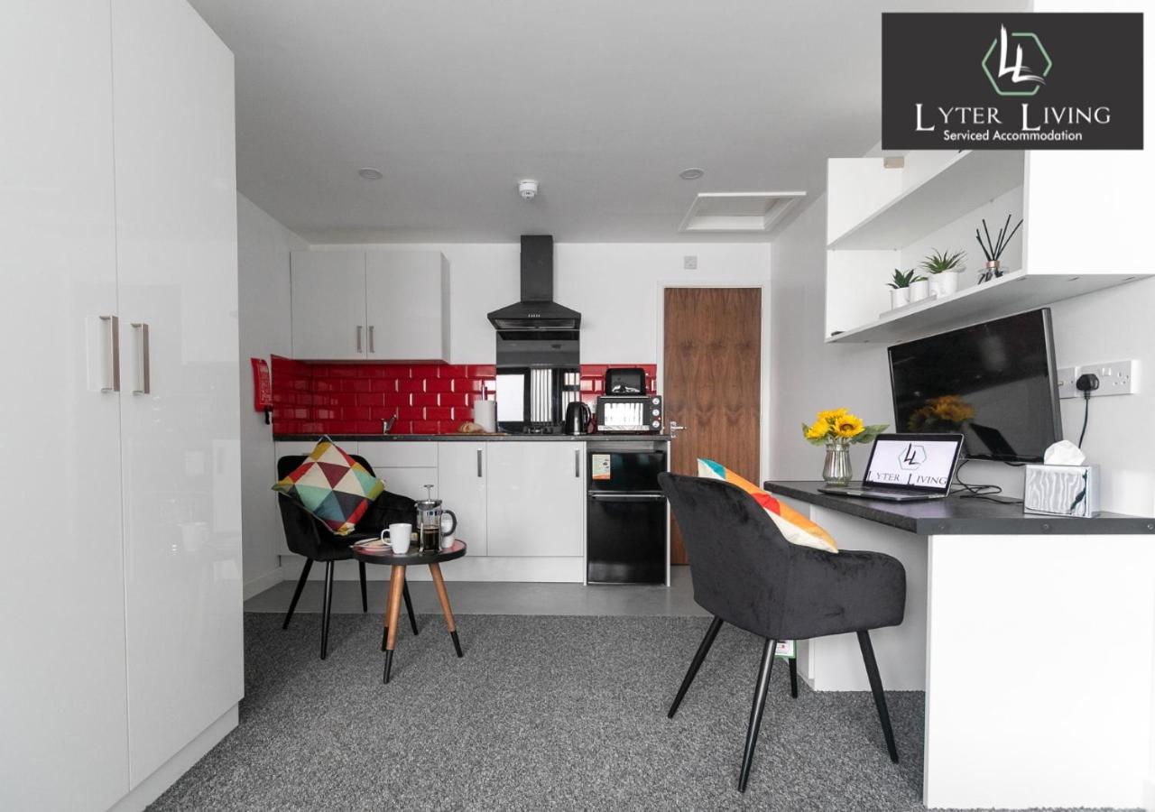 Studio Apartments by Lyter Living Desks & Wifi - Monthly Stays Available view 4