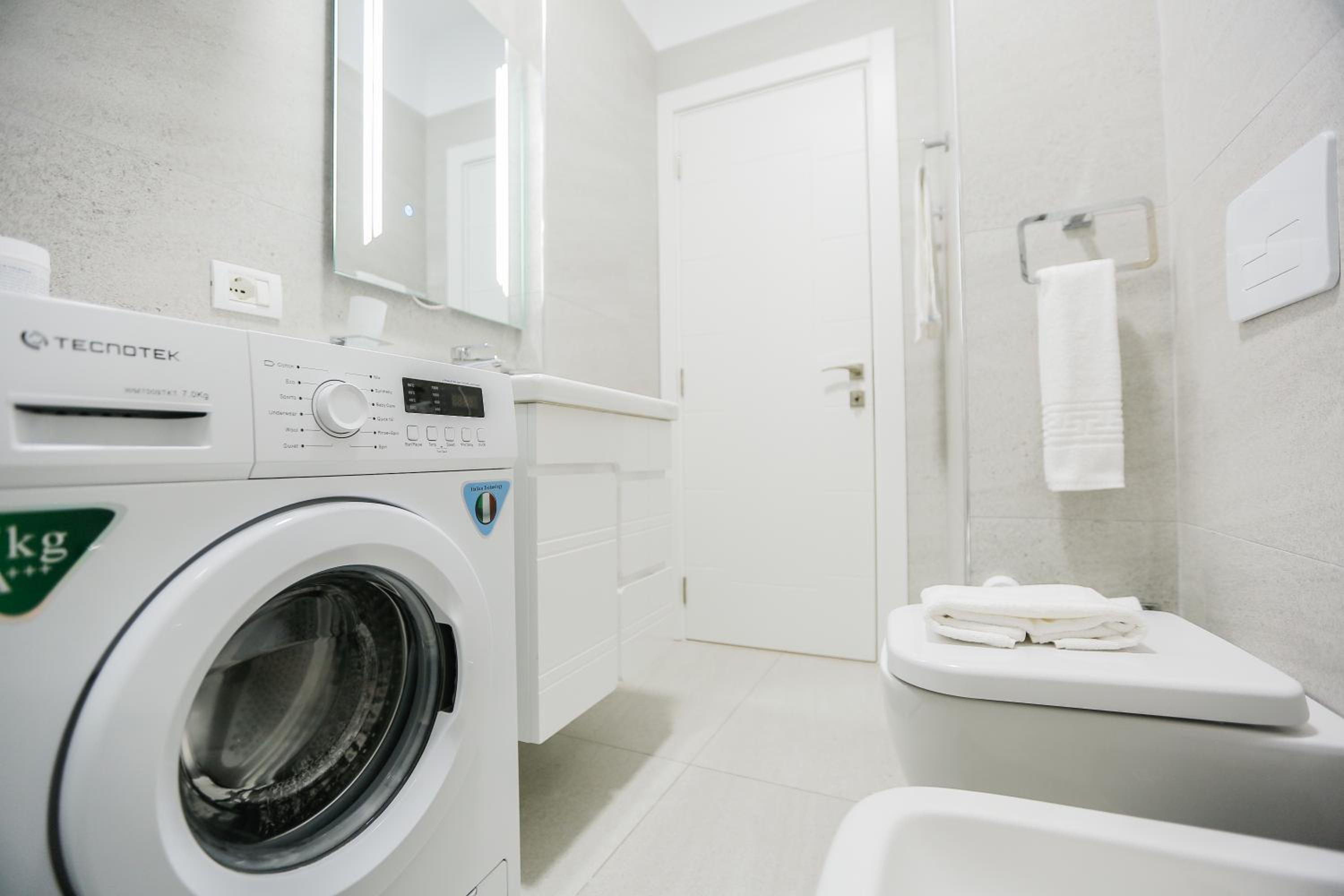 Miku Apartment-Sophisticated 2BD Apartment At Taiwan