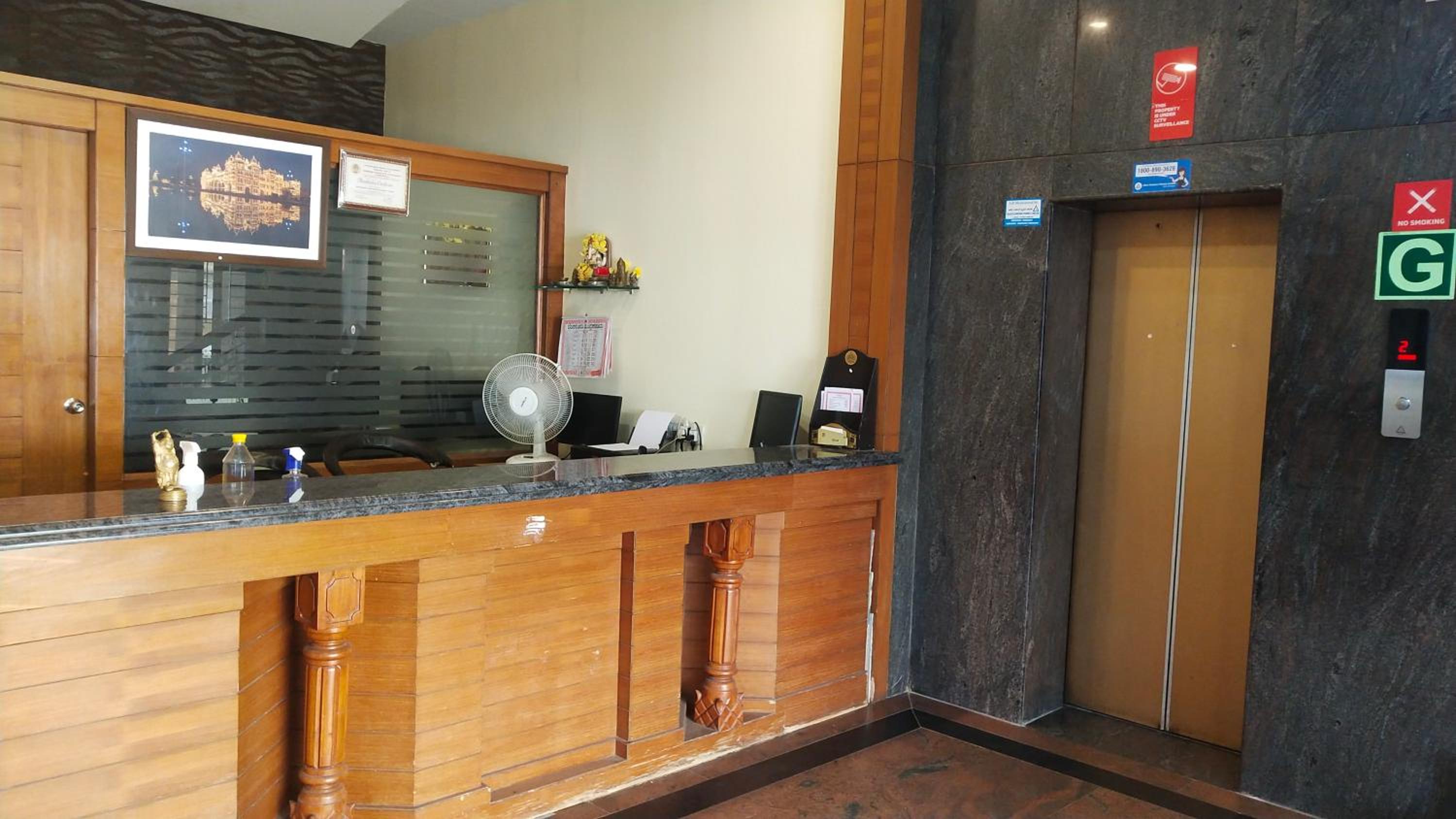 Hotel Vyshak International