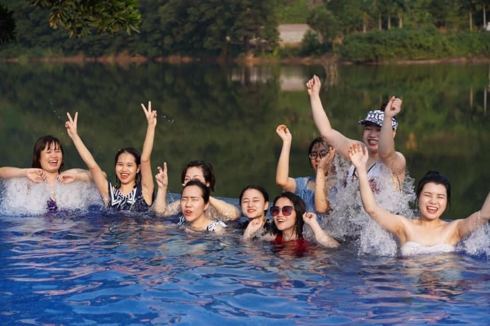 Moon Lake House Sóc Sơn Venuestay