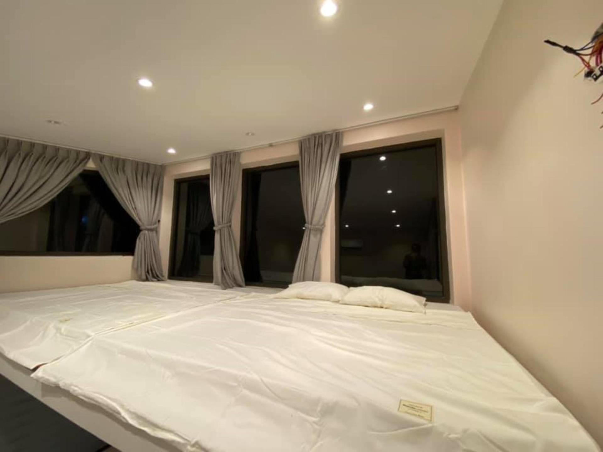 Moon Lake House Sóc Sơn Venuestay