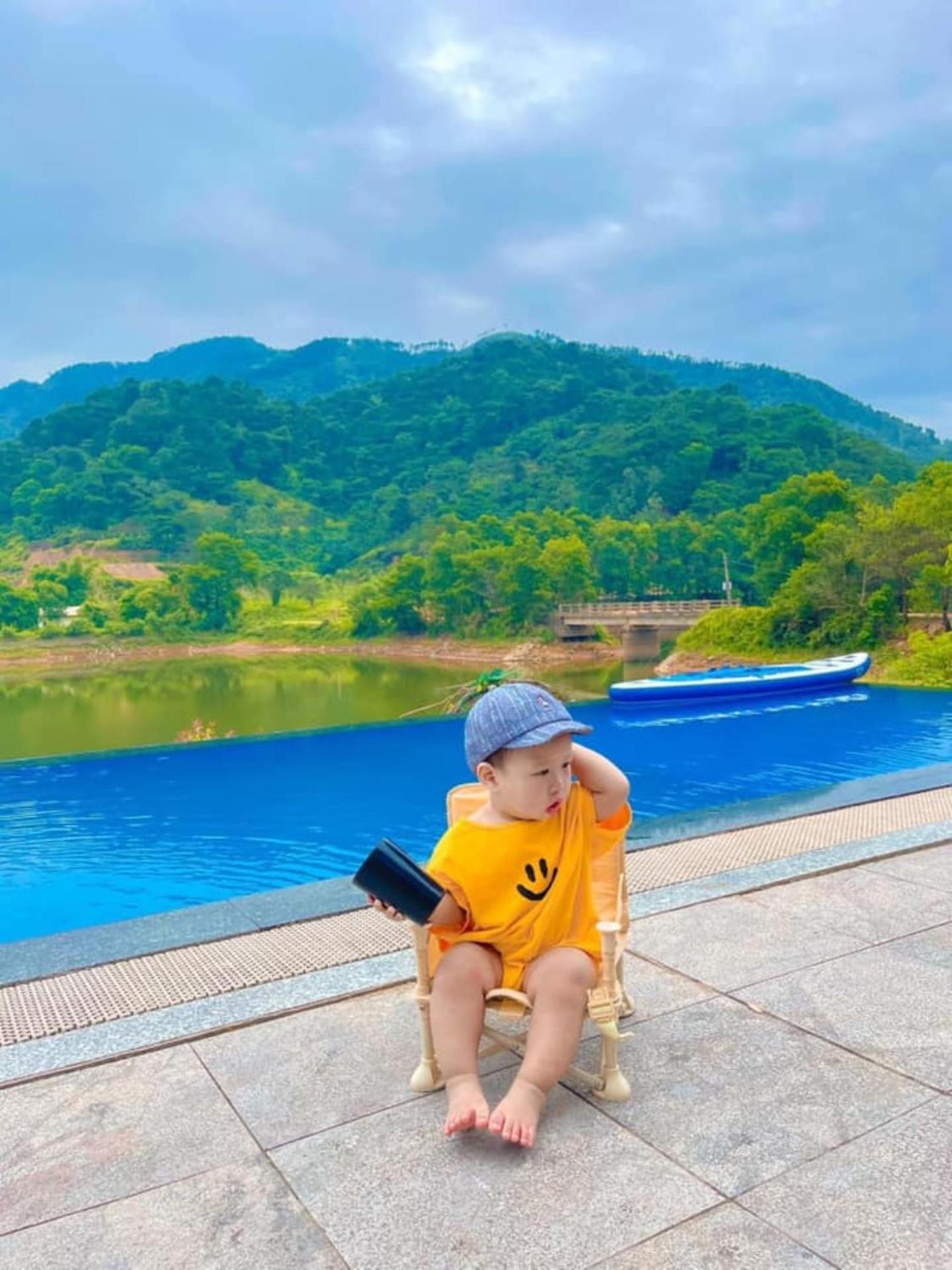 Moon Lake House Sóc Sơn Venuestay