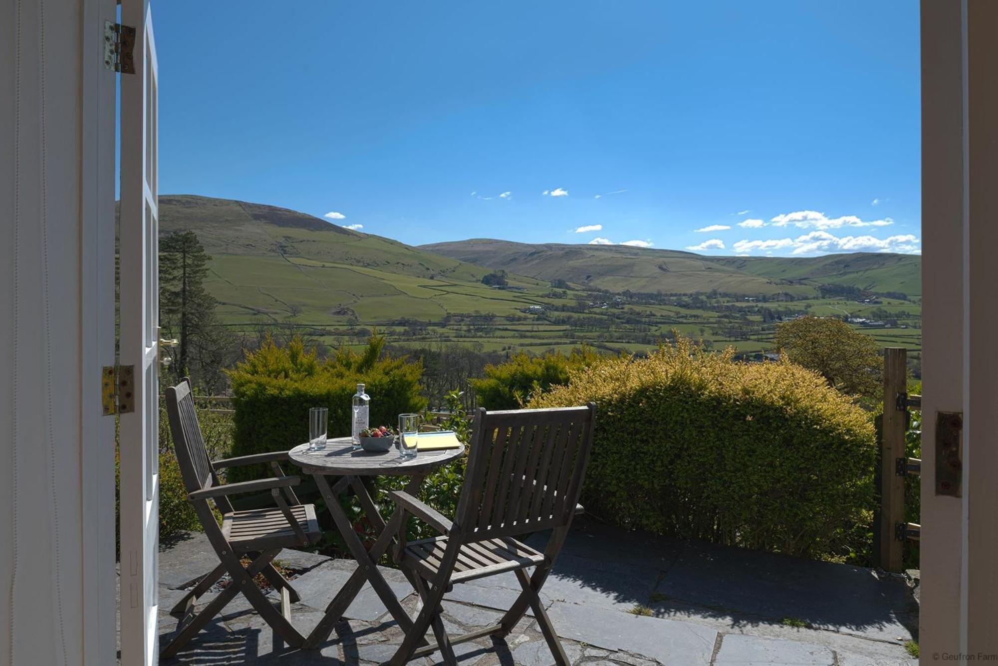Cozy Log Burner Cottage & On-Site Dog Field view 3