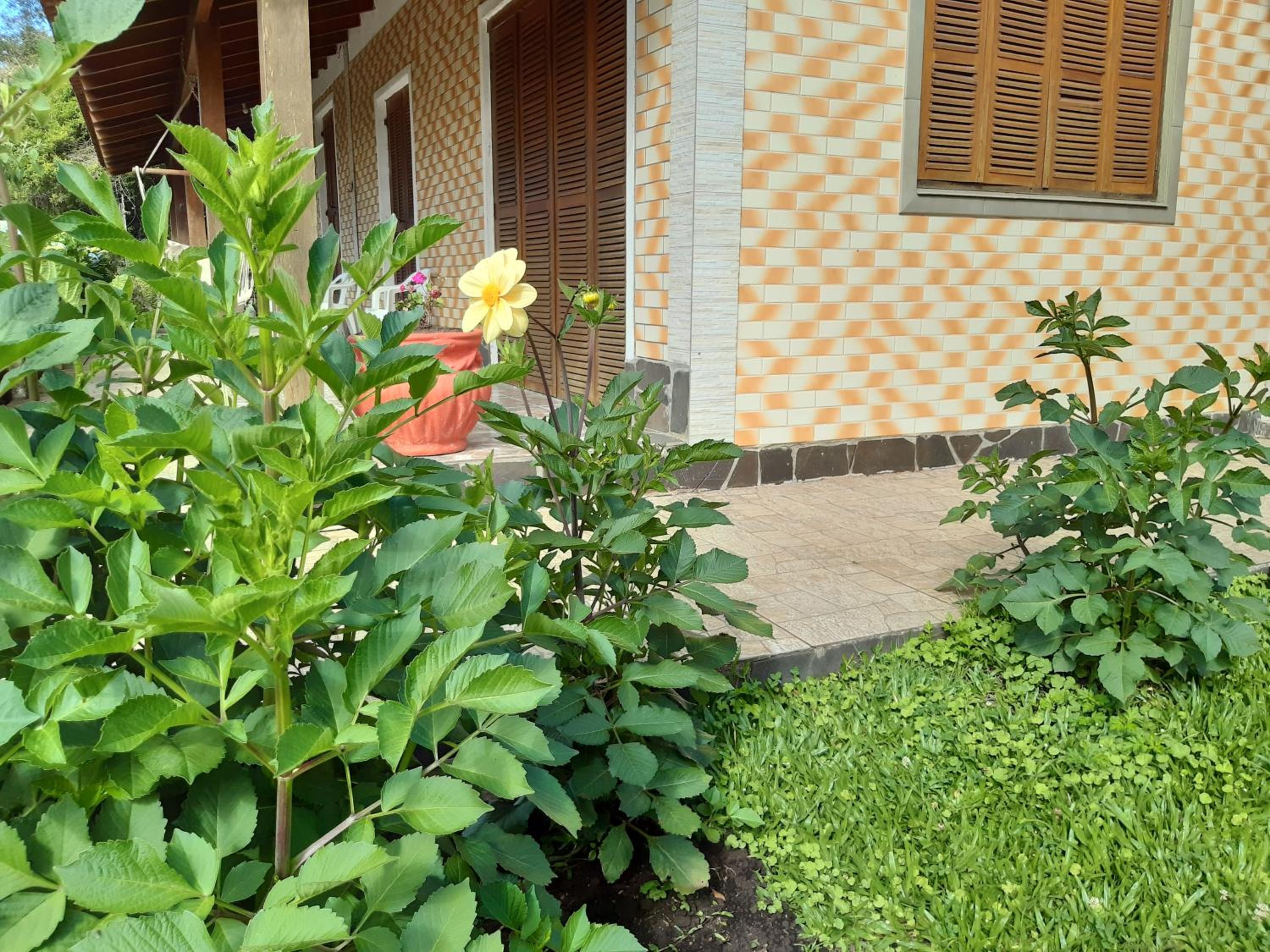 Hotel Cantinho da Deca - Image 1