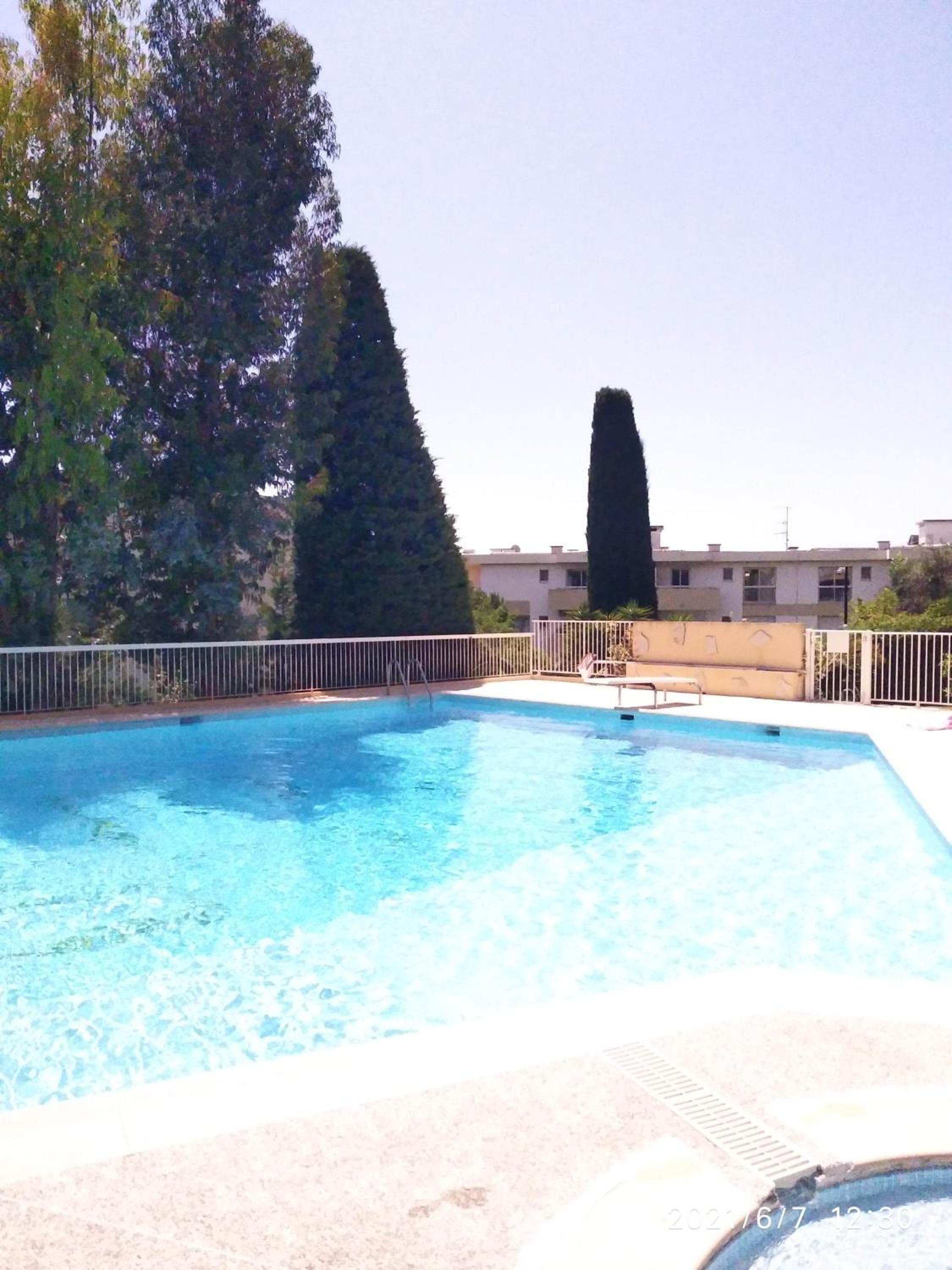 NICE- GAIRAUT - JARDIN PRIVE- GRAND F1 LUMINEUX-Piscine Collective photo 4