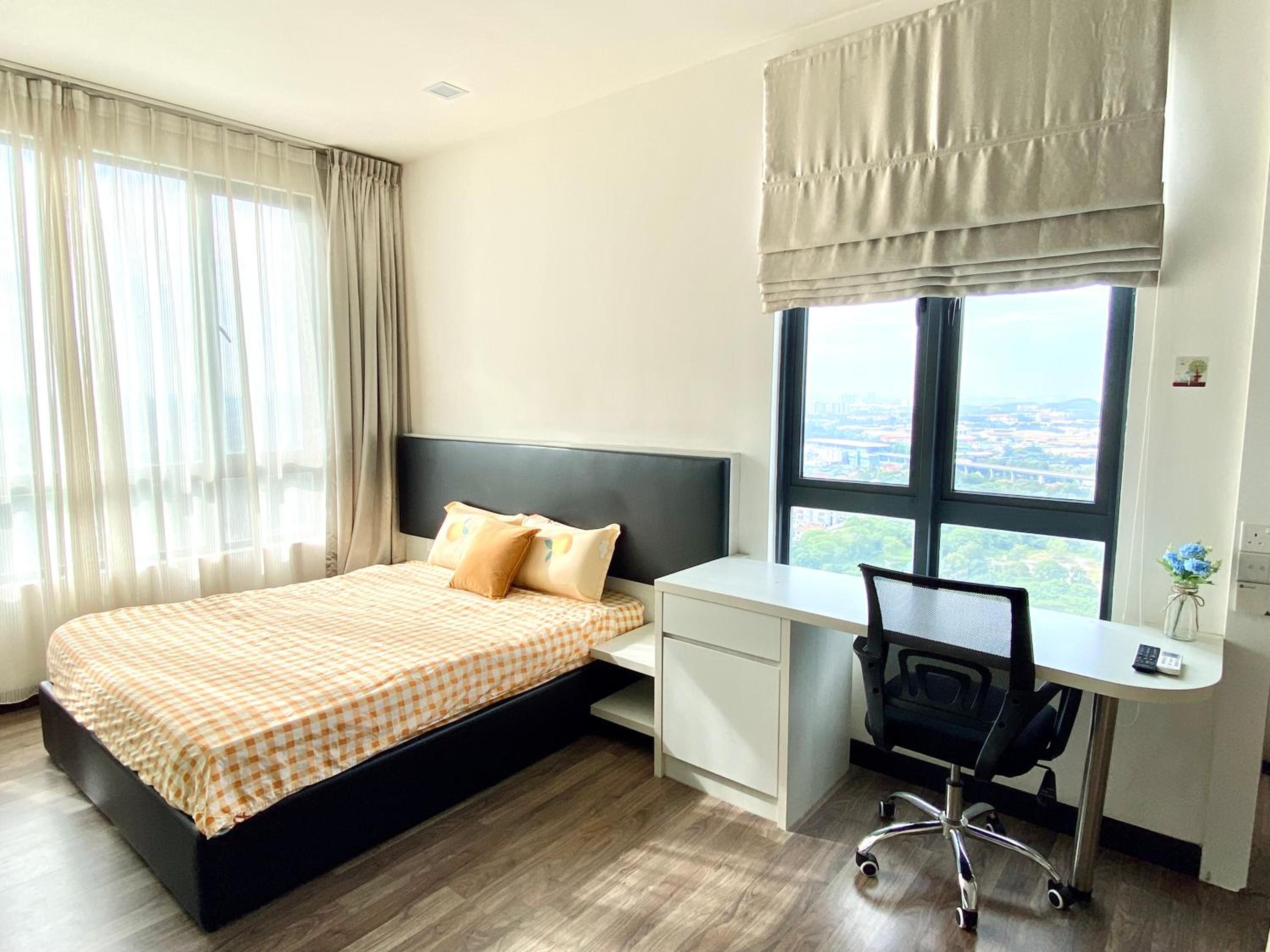 Corner Unit Landmark Residence 2, High Floor, Nice View, WiFi & Tvbox, Free Parking photo 1