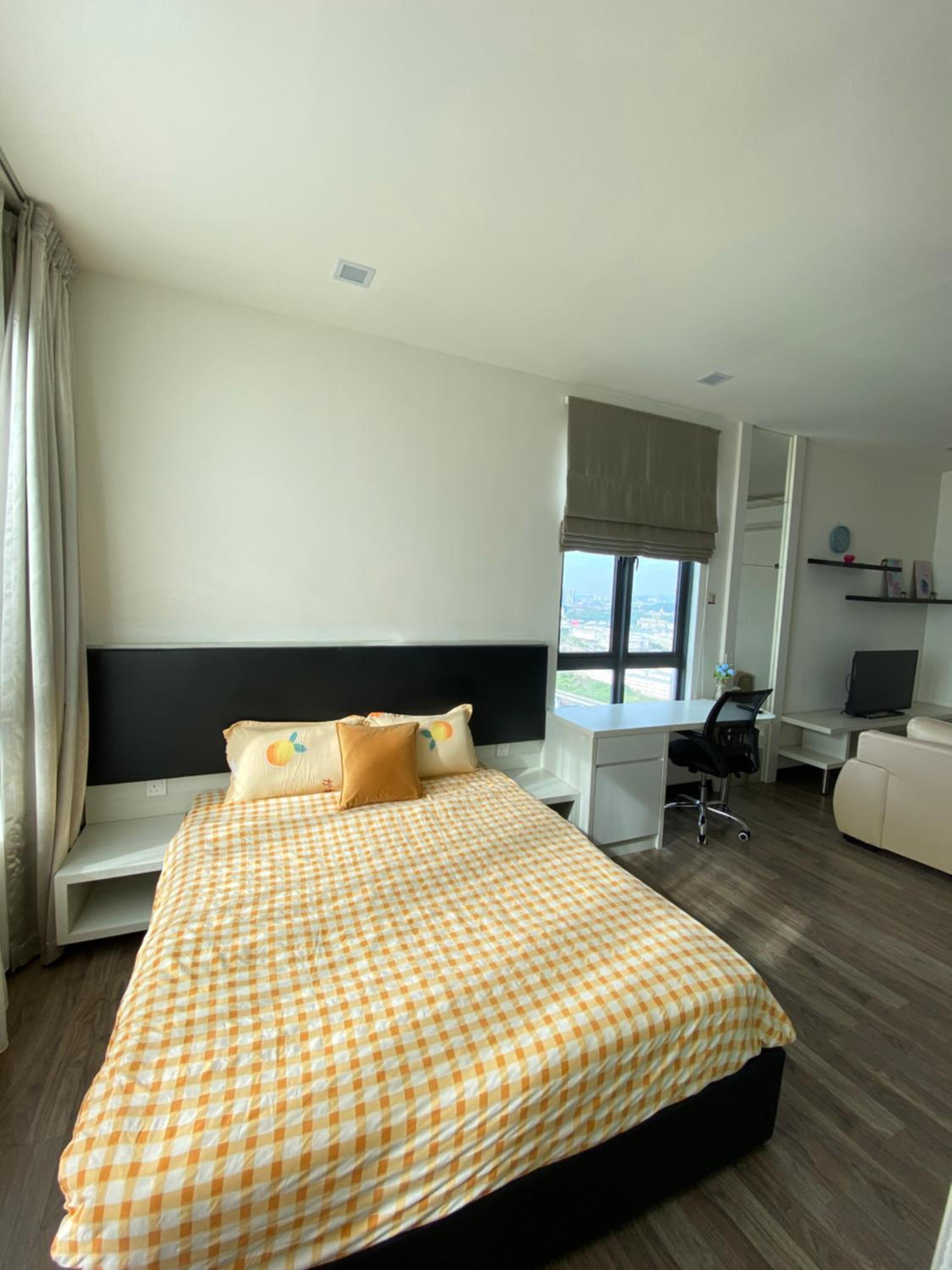 Corner Unit Landmark Residence 2, High Floor, Nice View, WiFi & Tvbox, Free Parking photo 2