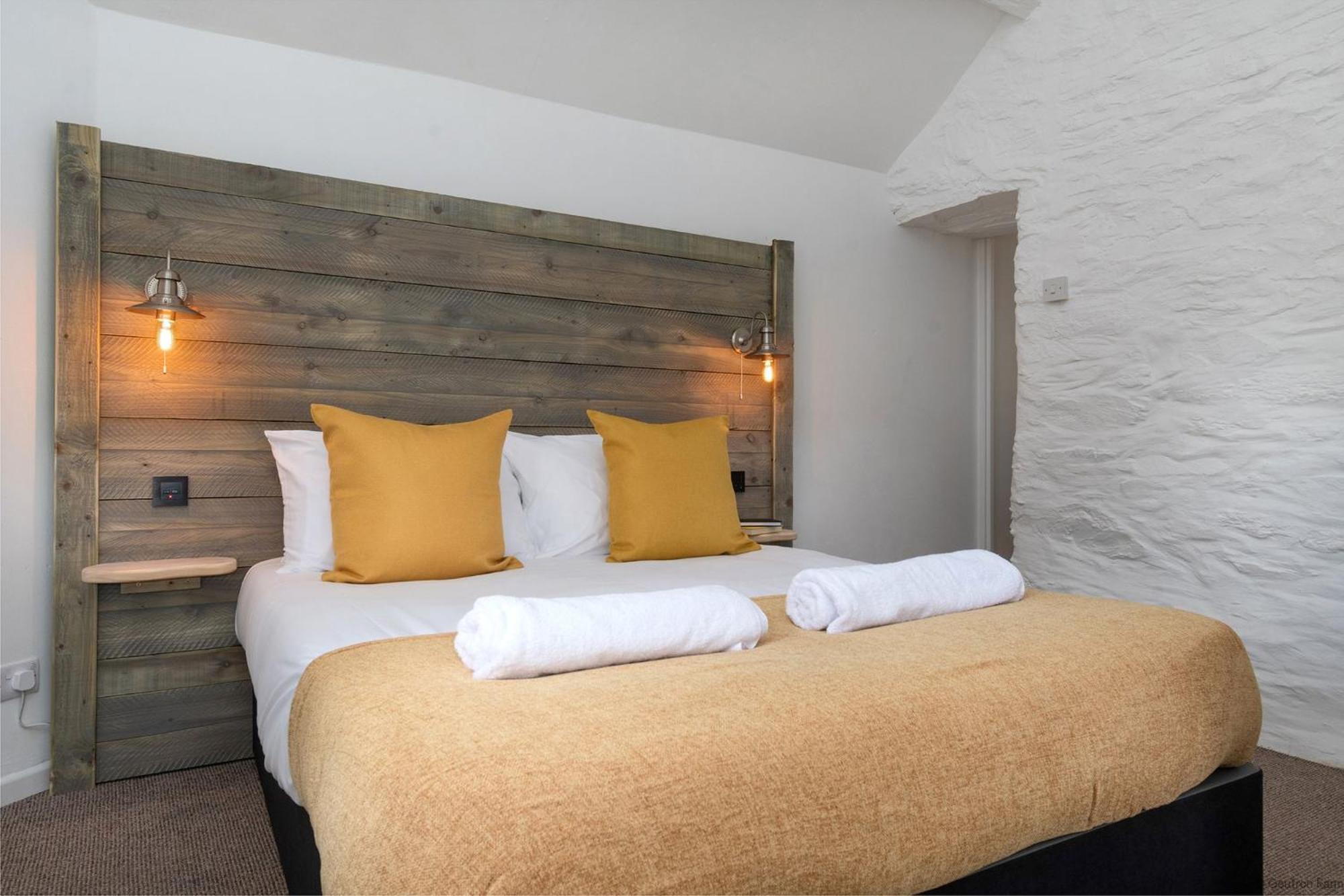 Cowshed Cottage with Log Burner & Shared Dog Field view 3