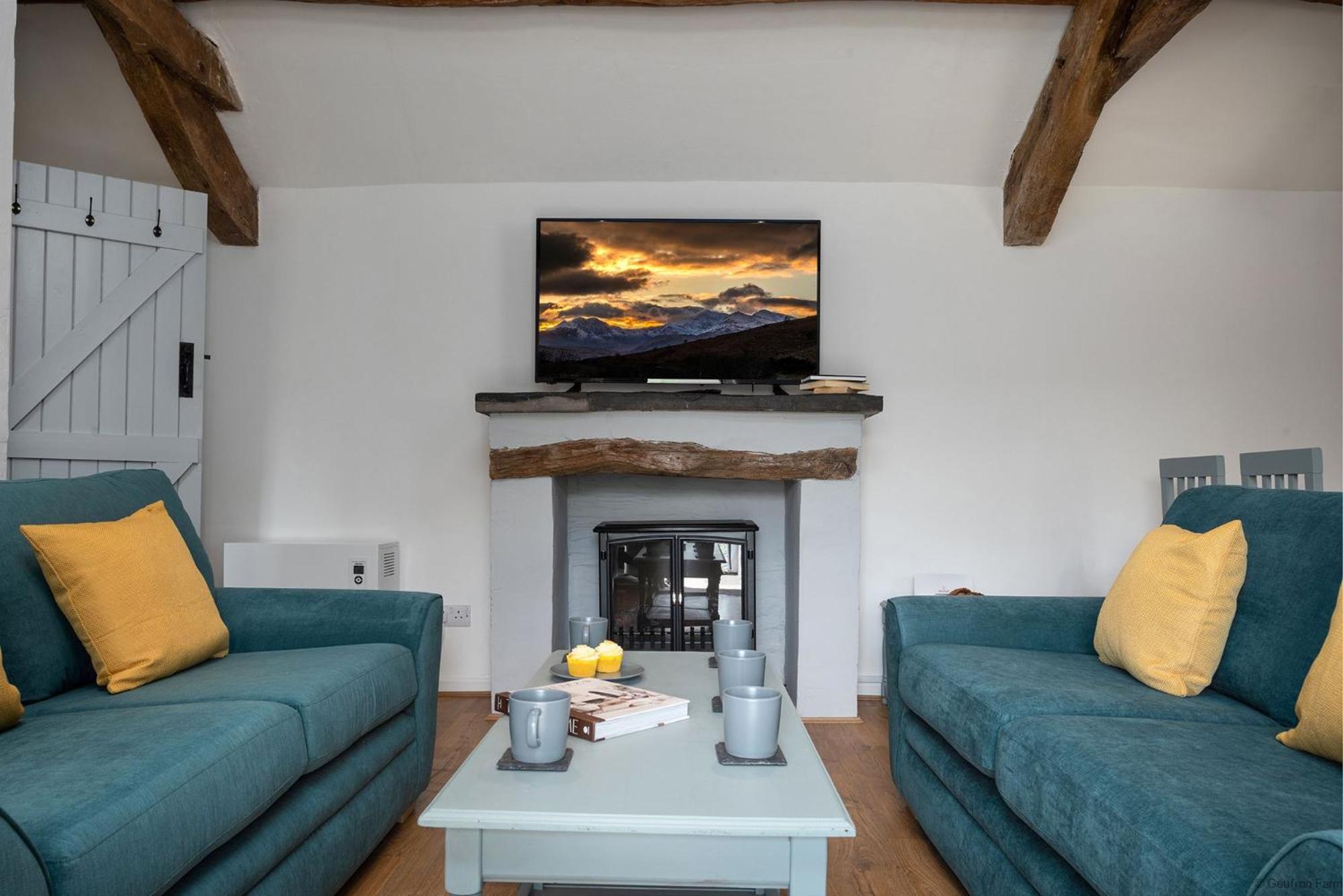 Cowshed Cottage with Log Burner & Shared Dog Field view 5