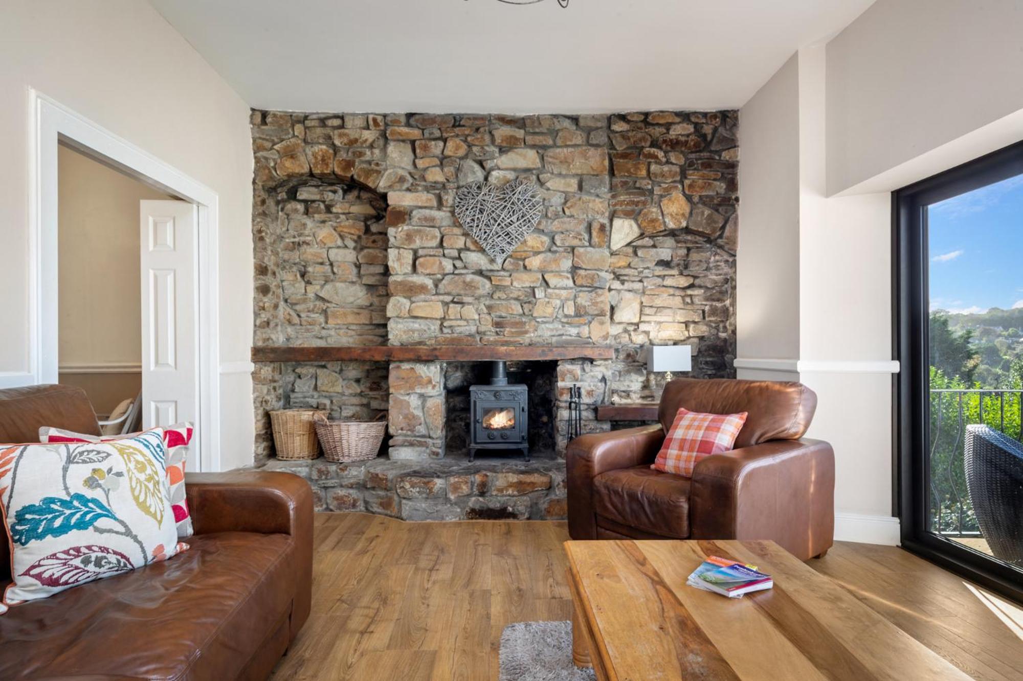 Cartref - Beautiful Cottage, Hot Tub, Countryside Views view 2