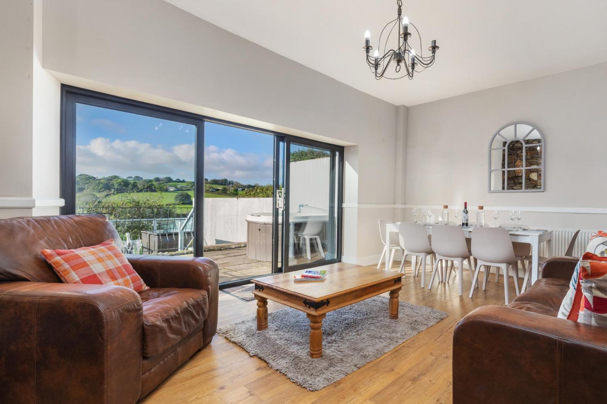 Cartref - Beautiful Cottage, Hot Tub, Countryside Views view 3