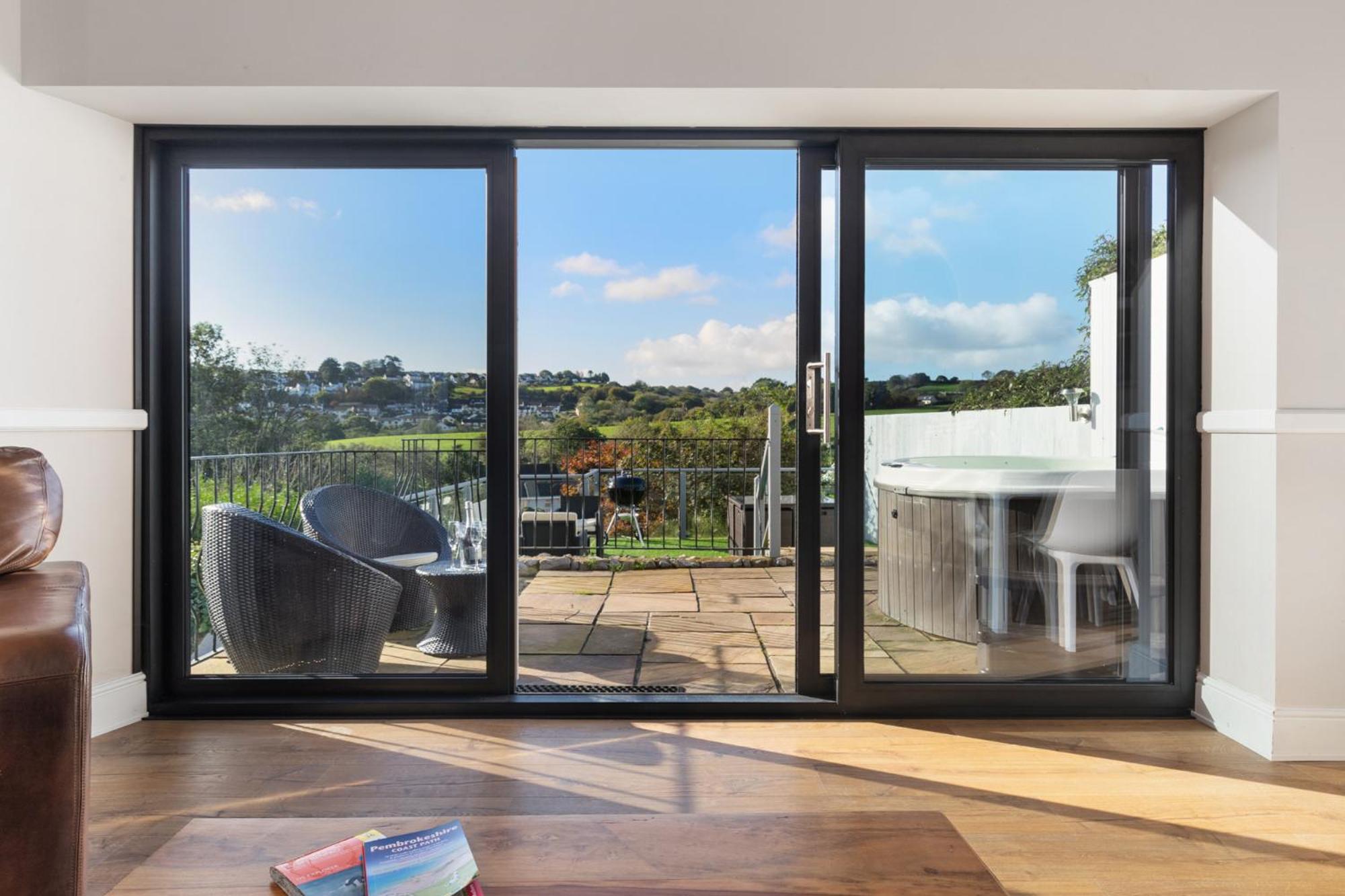Cartref - Beautiful Cottage, Hot Tub, Countryside Views view 4