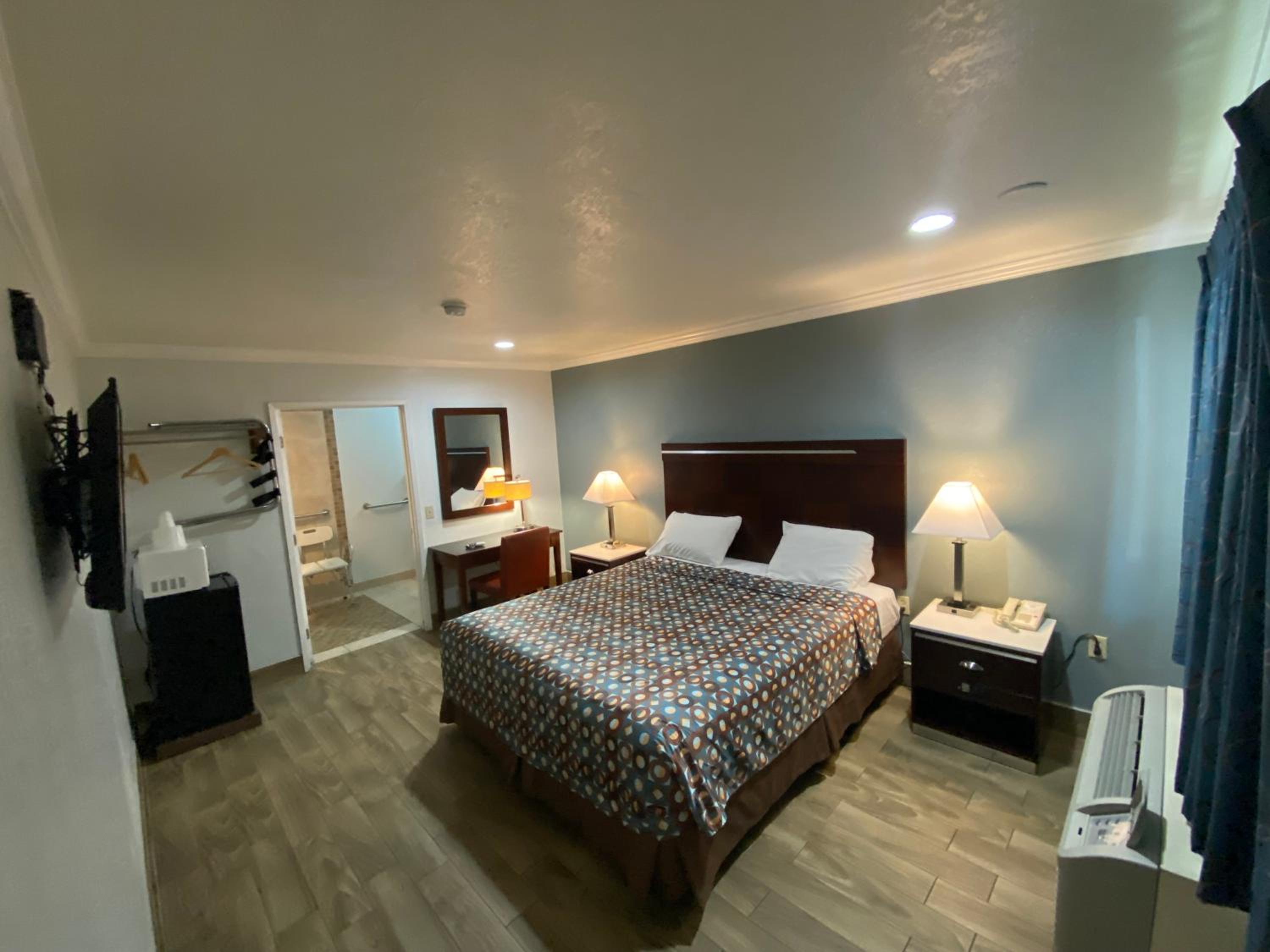 Corona Vacations - Welcome Inn Corona - Property Image 36