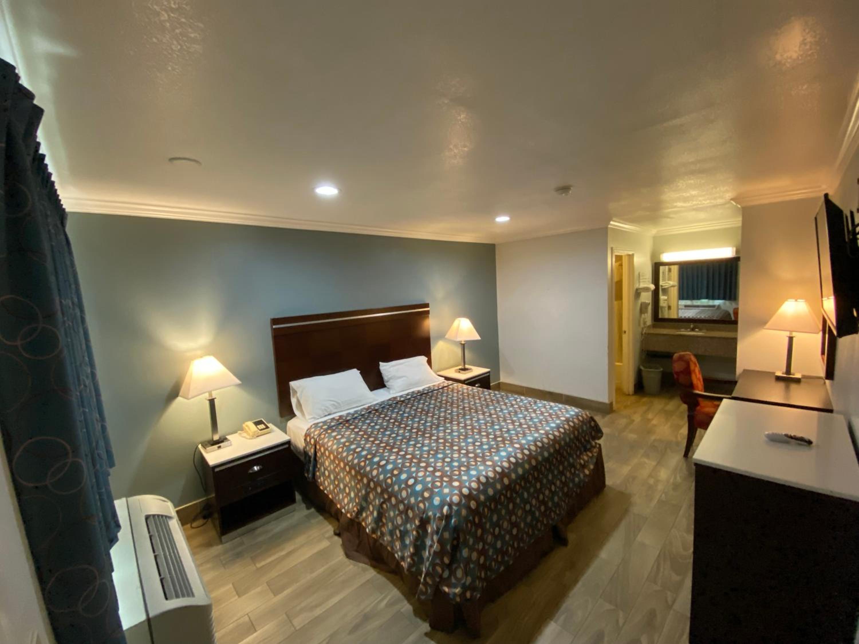 Corona Vacations - Welcome Inn Corona - Property Image 31