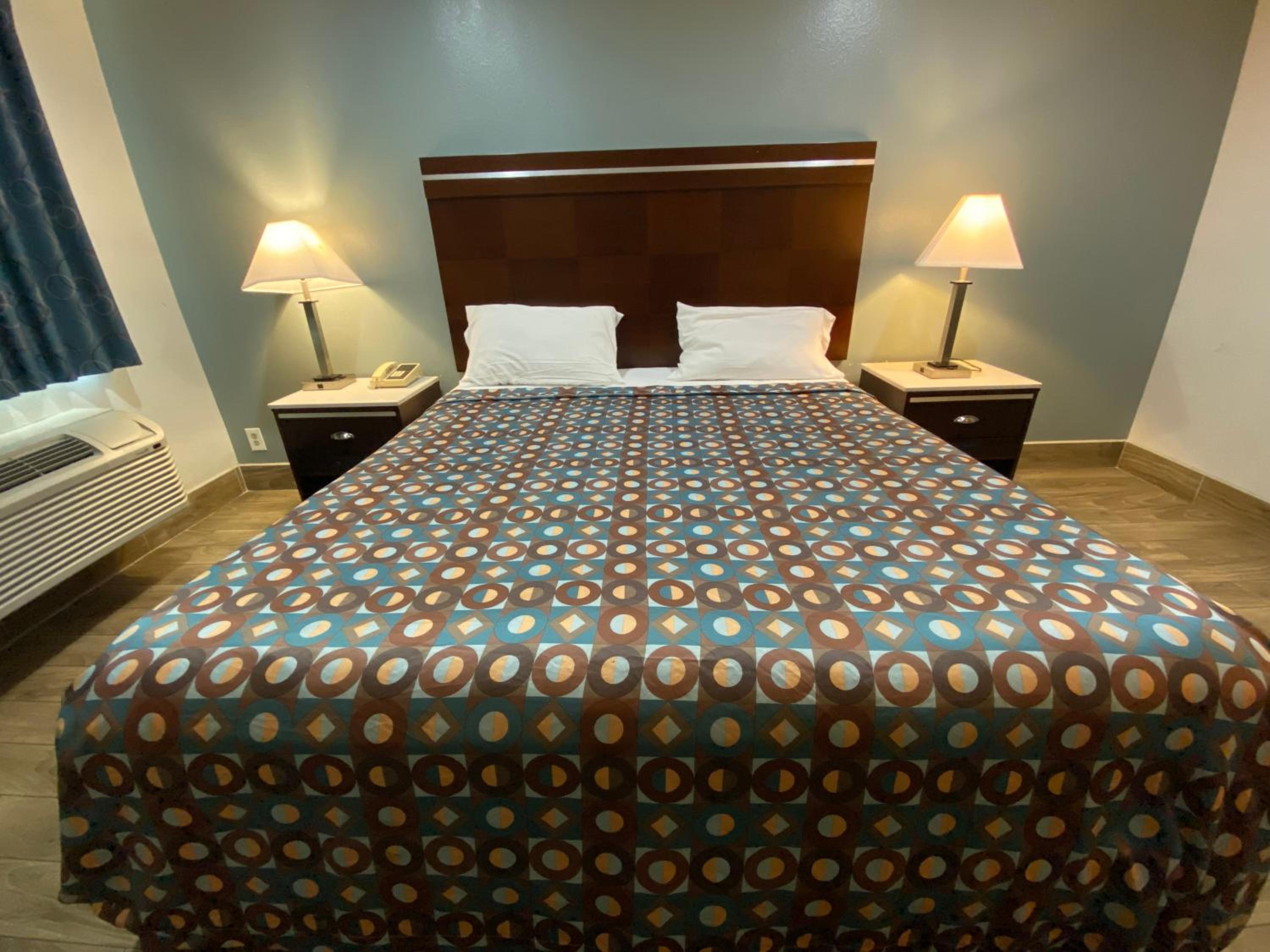 Corona Vacations - Welcome Inn Corona - Property Image 25