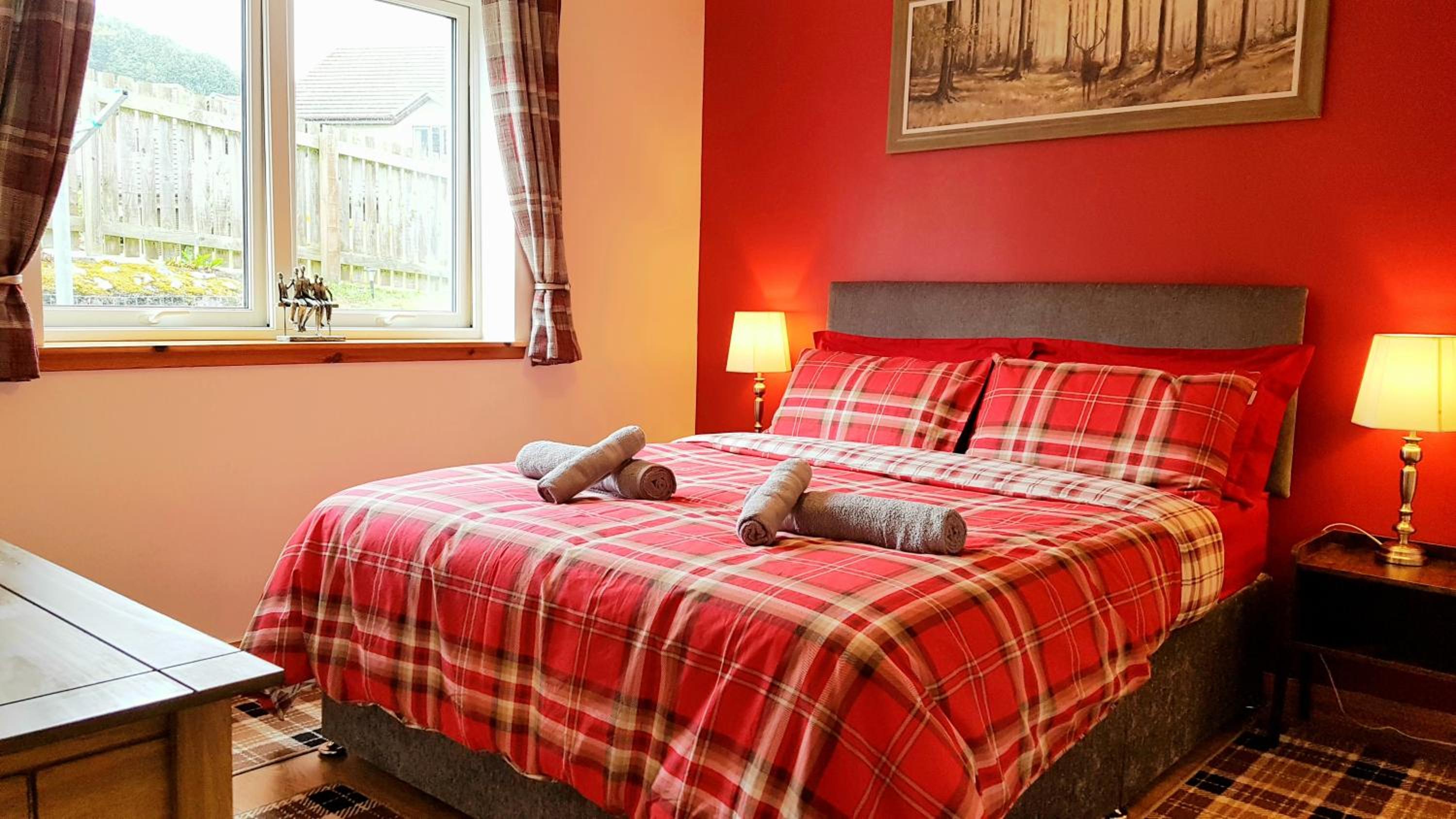 Hill View 2 bedroom free parking