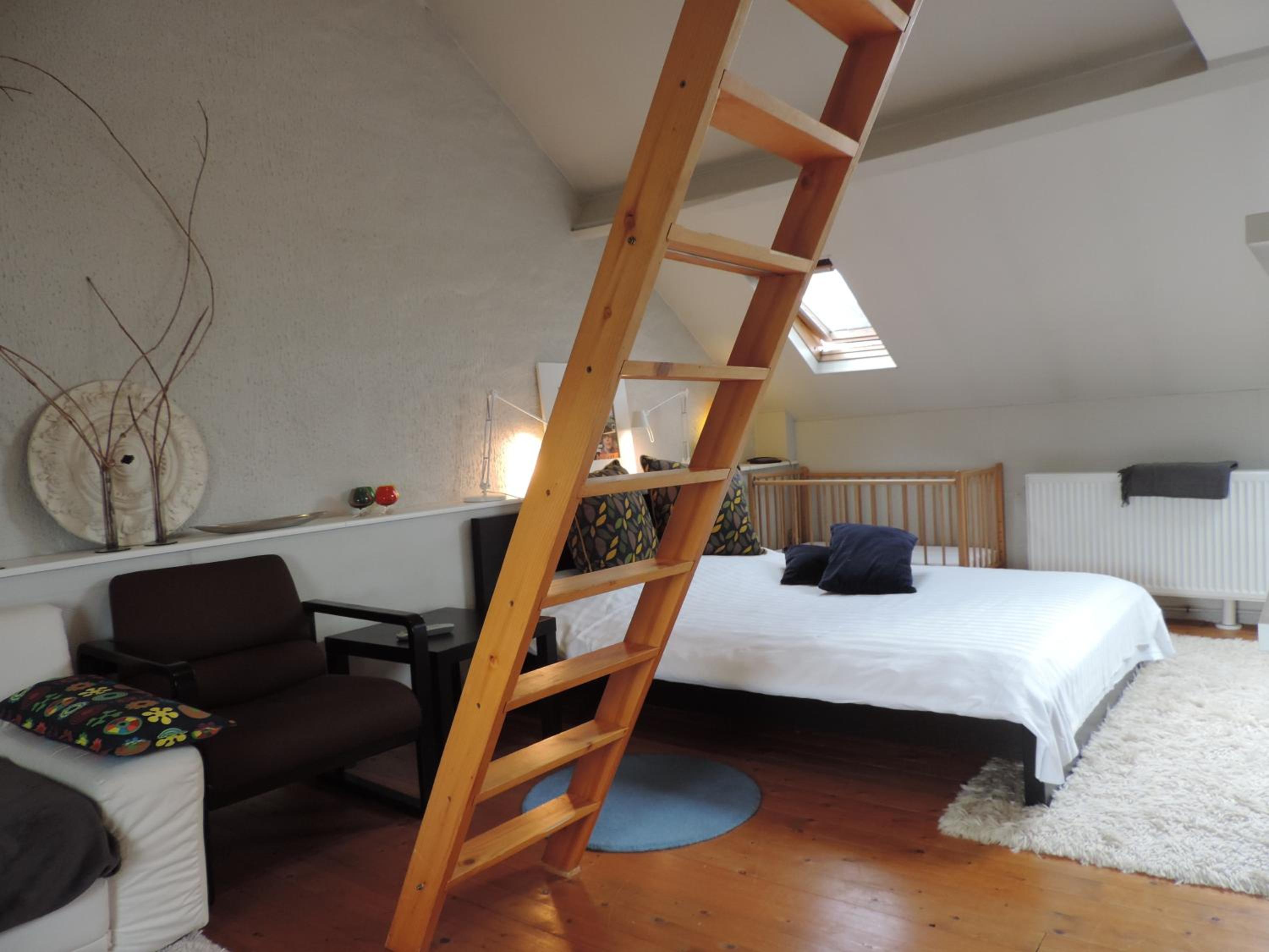 B&B Lodging At 8