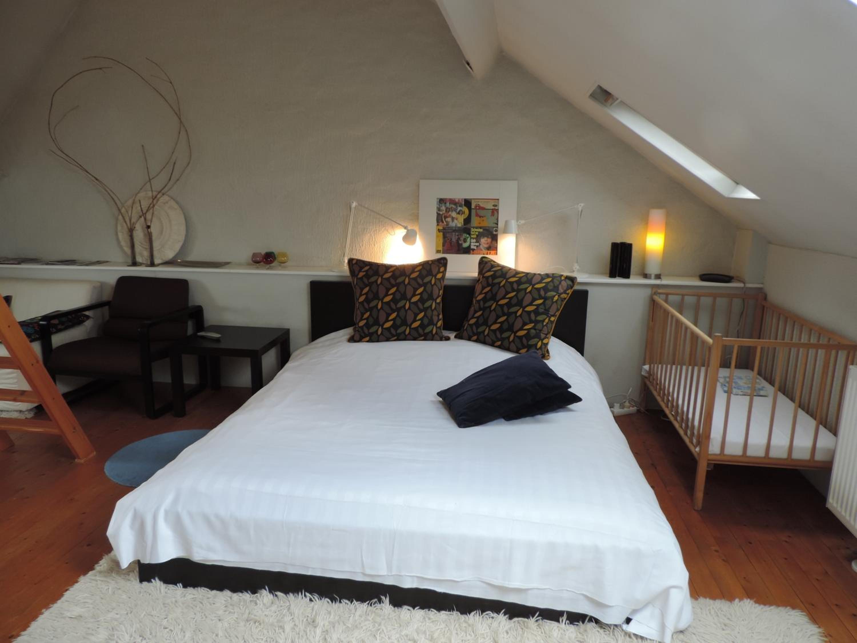 B&B Lodging At 8