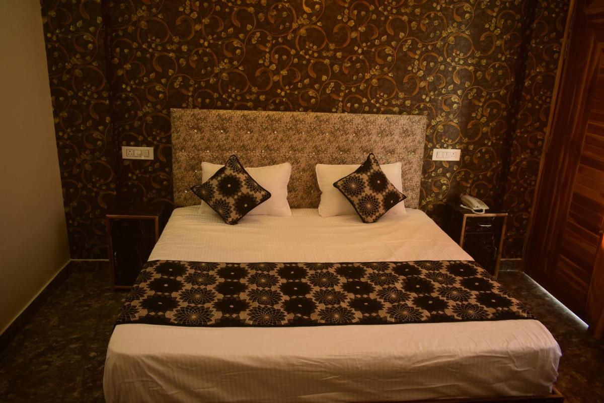 Baakhli Guest House and restaurant view 4