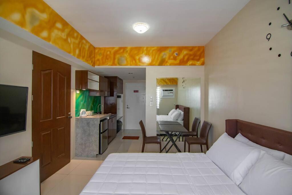 1822 Deluxe Twin - MIGAs Haven at Sunvida Tower view 3