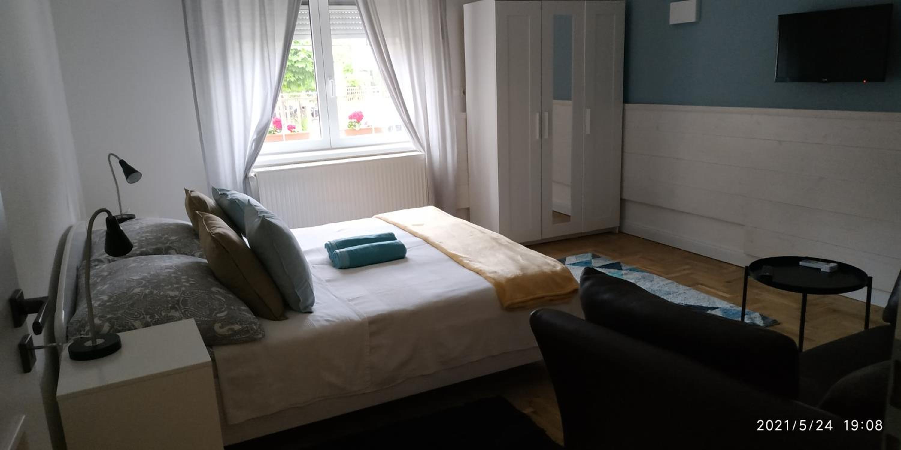 Photo 8