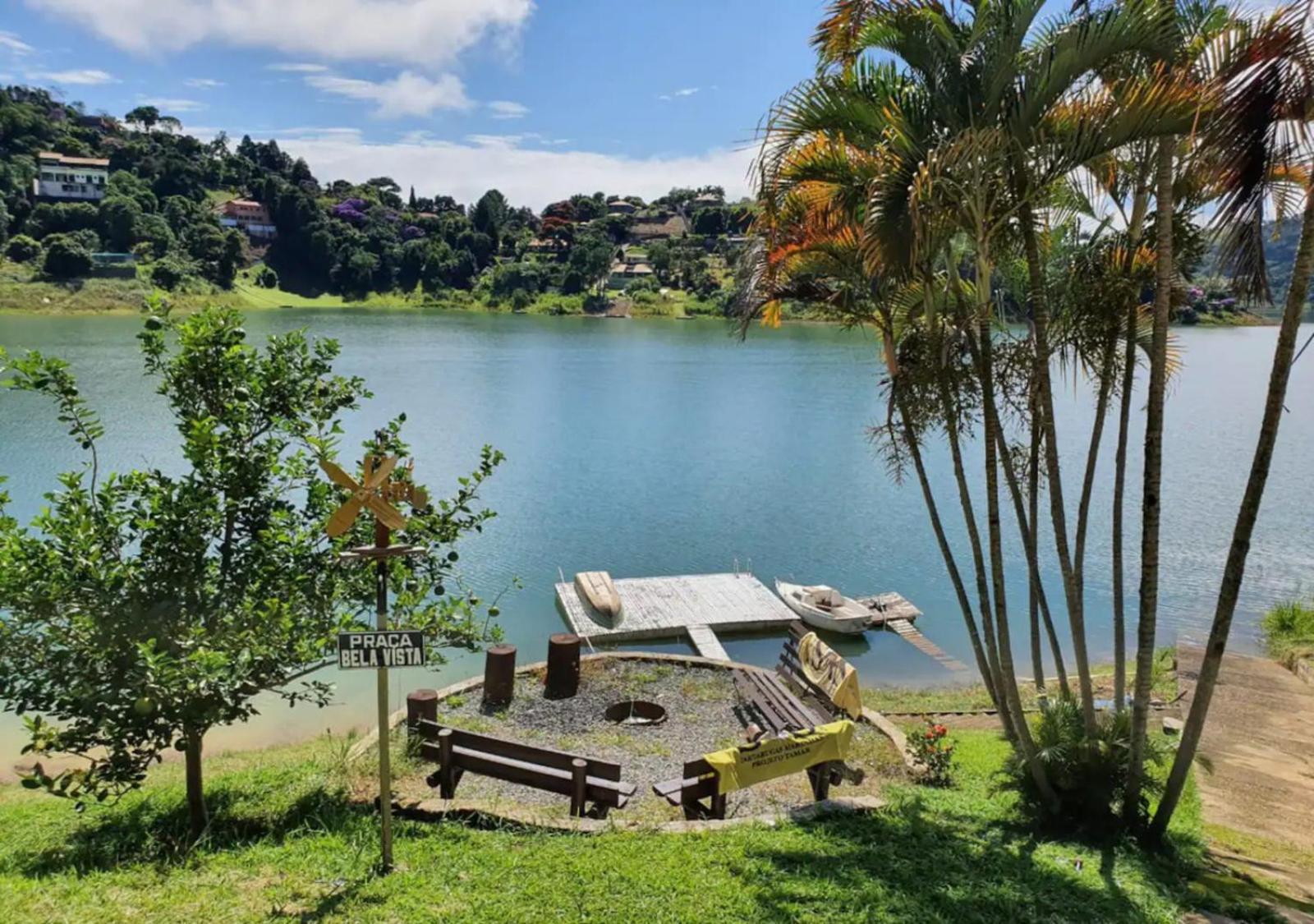 MARAVILHOSO SÍTIO NA BEIRA DA REPRESA