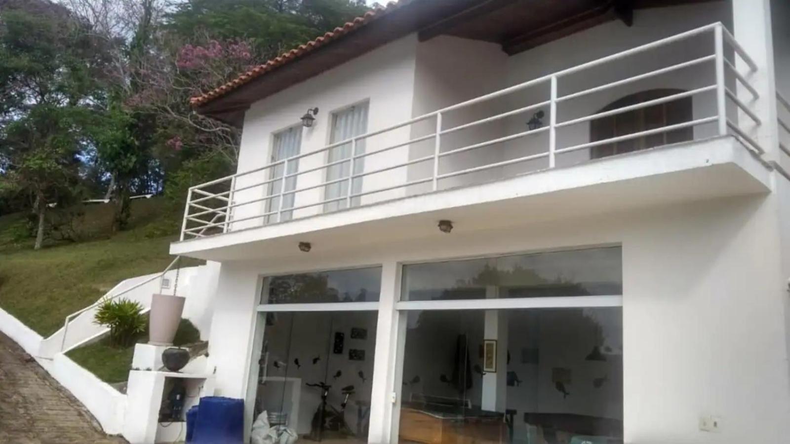 MARAVILHOSO SÍTIO NA BEIRA DA REPRESA