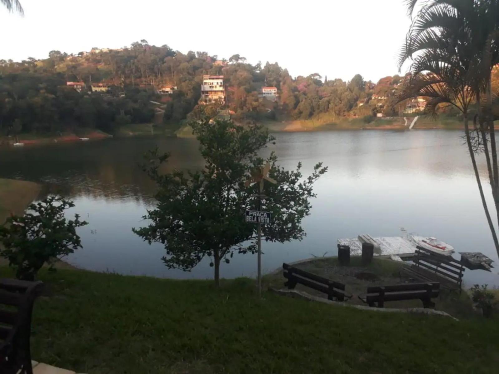 MARAVILHOSO SÍTIO NA BEIRA DA REPRESA