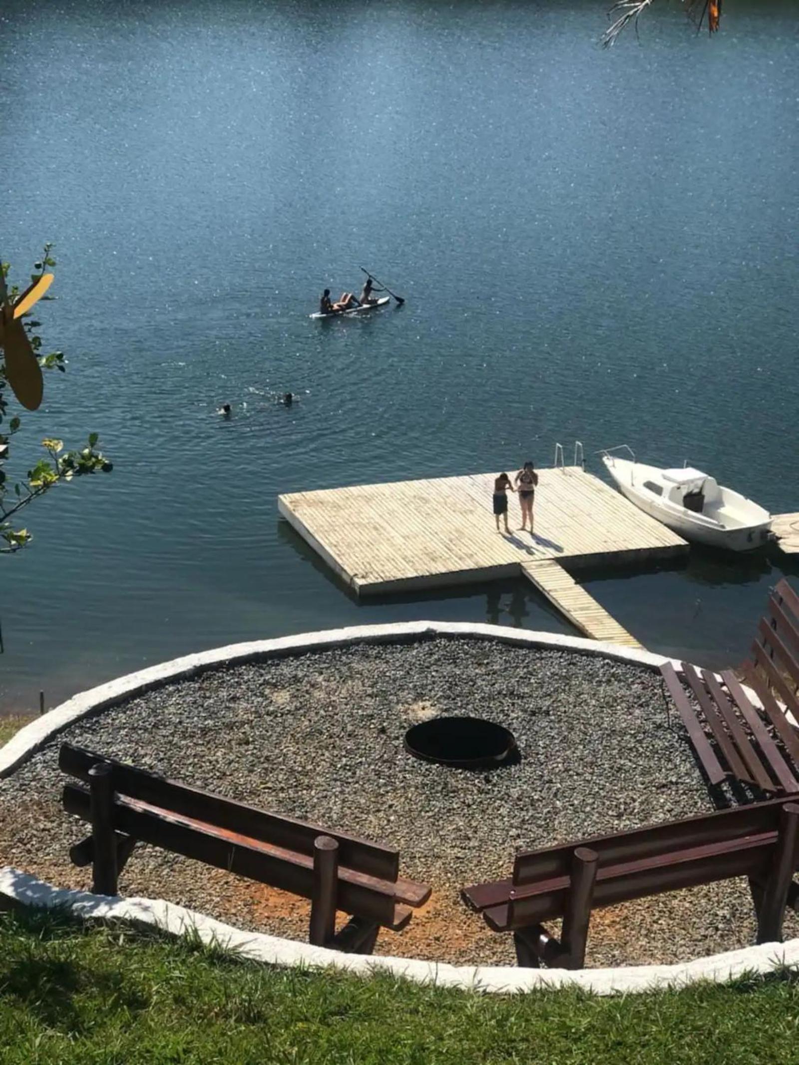 MARAVILHOSO SÍTIO NA BEIRA DA REPRESA