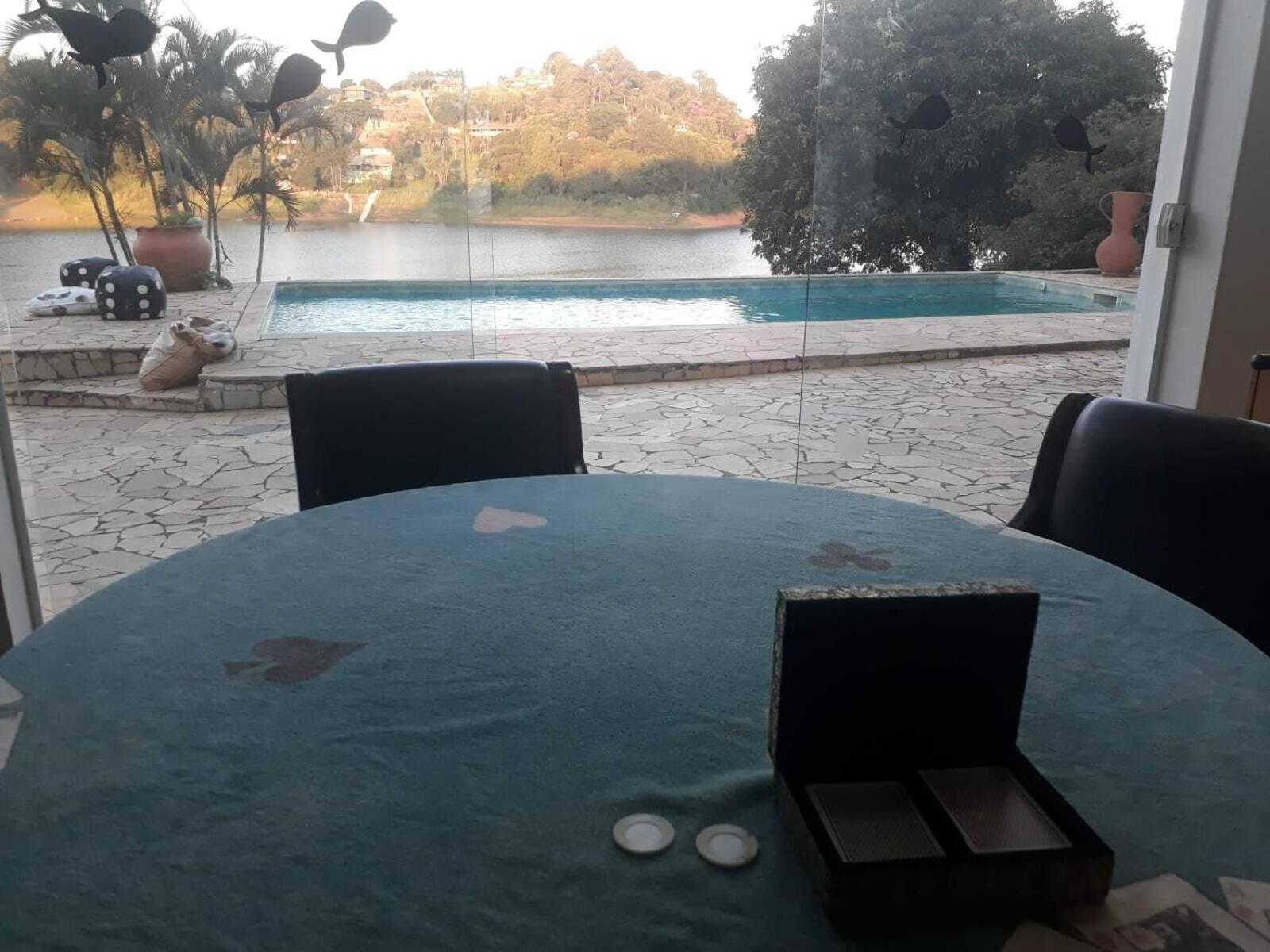 MARAVILHOSO SÍTIO NA BEIRA DA REPRESA
