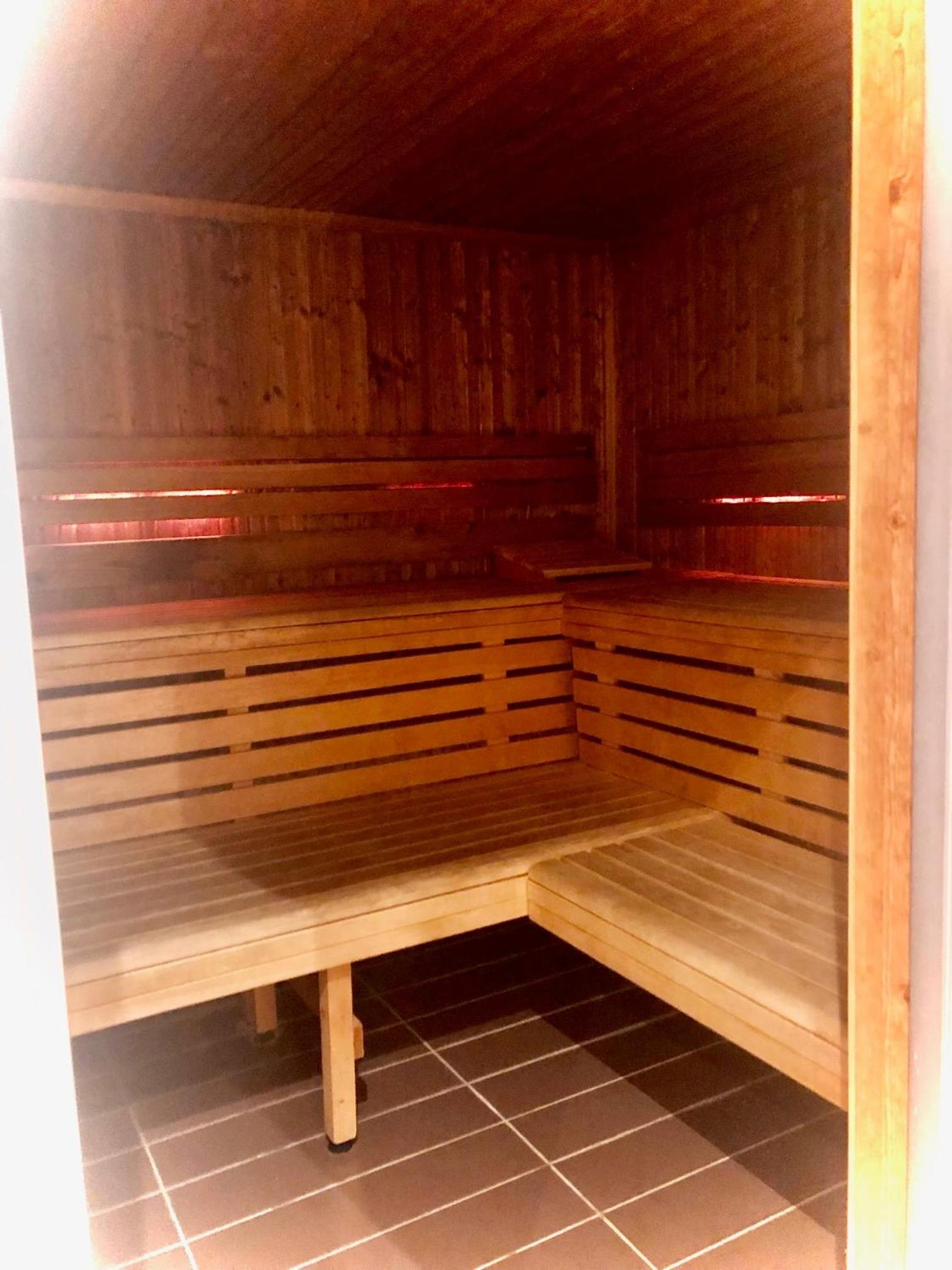 Spa luxury app for 2 or 4 pers centre lac view