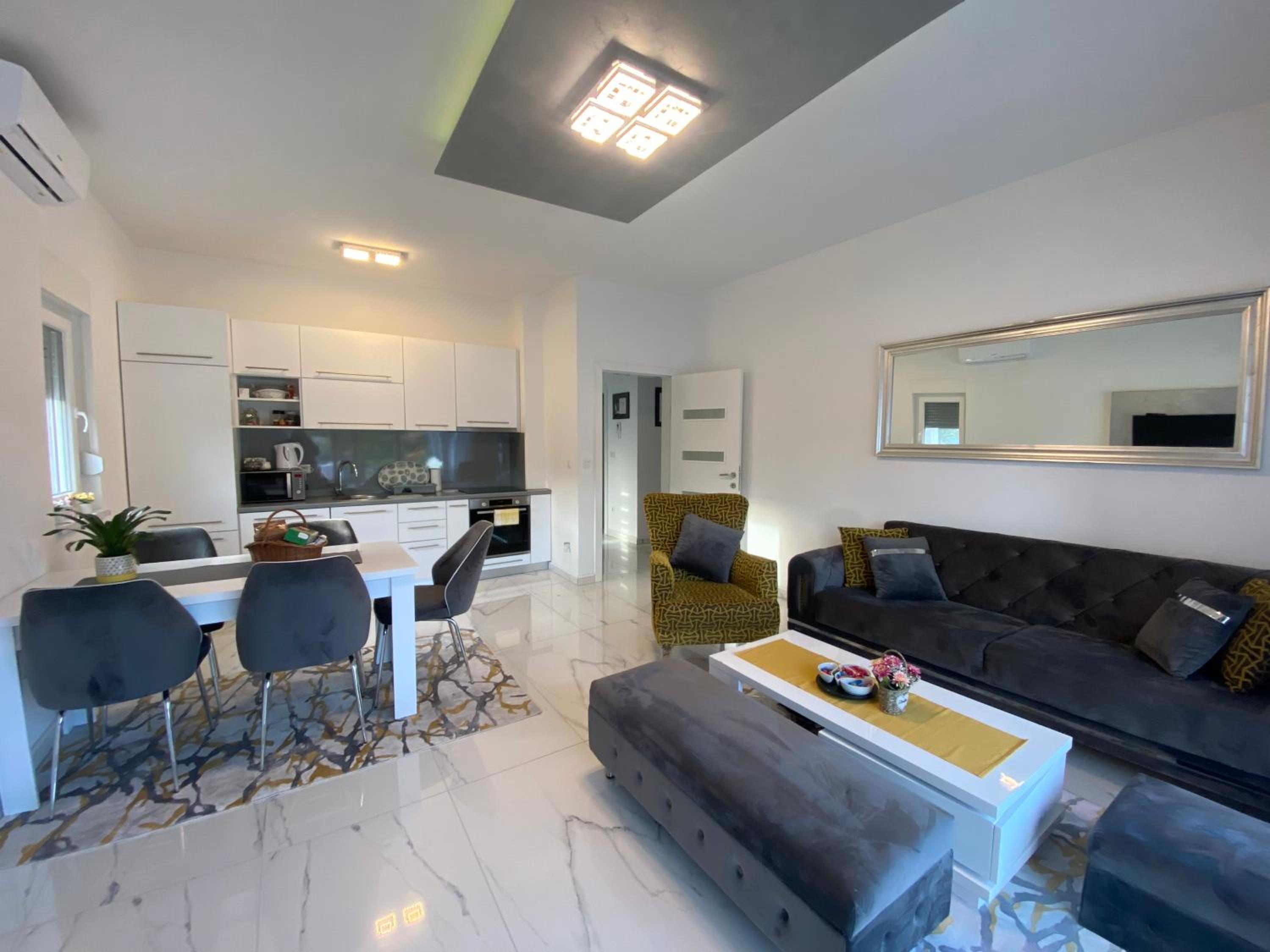 River Luxury House view 5